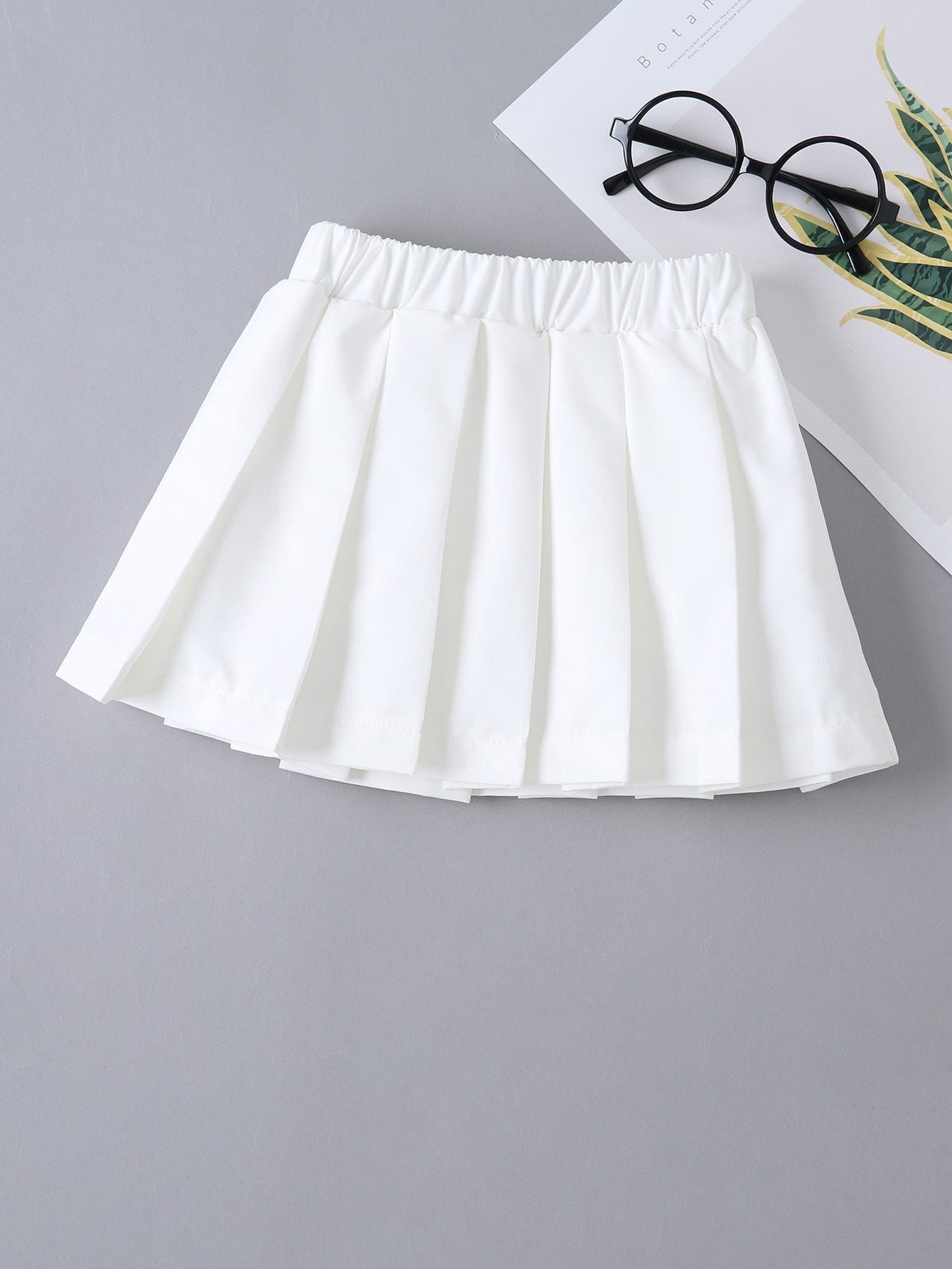 Young Girl Elastic Waist Pleated Skirt