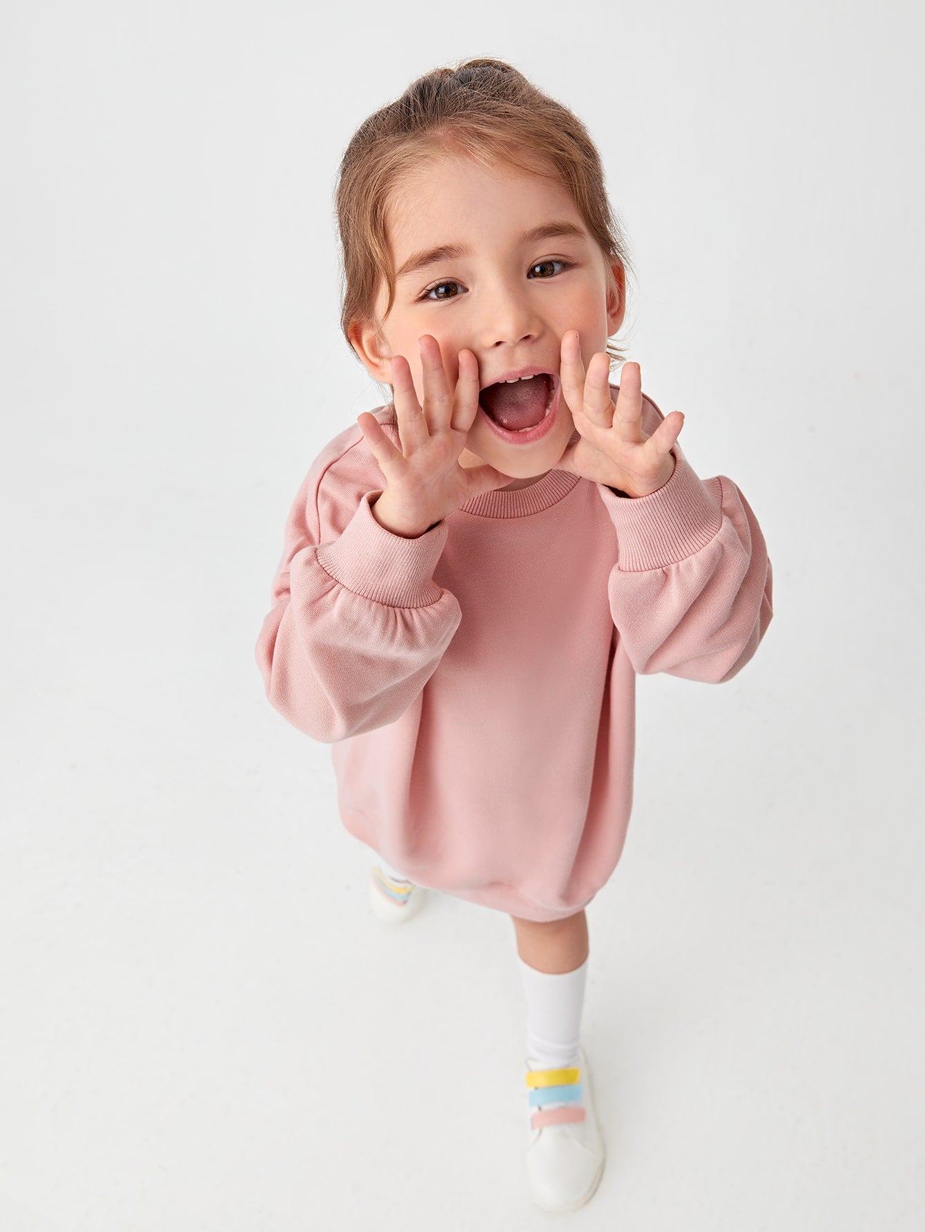 Young Girl Basic Classic Round Neck Pullover Sweatshirt With Long Sleeves