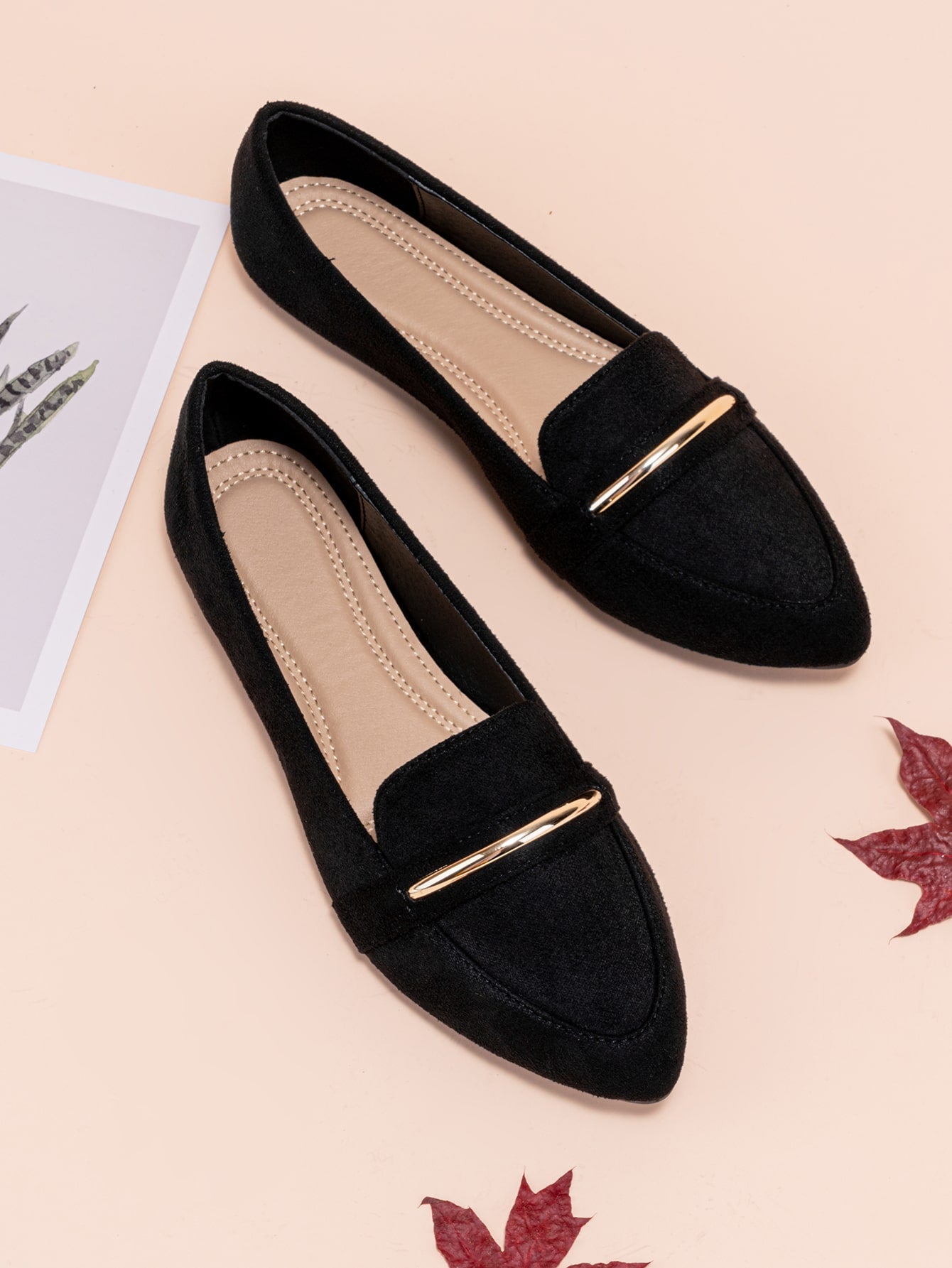 Women Metallic Detail Point Toe Flats, Fashionable Green Faux Suede Loafer Flats For Outdoor