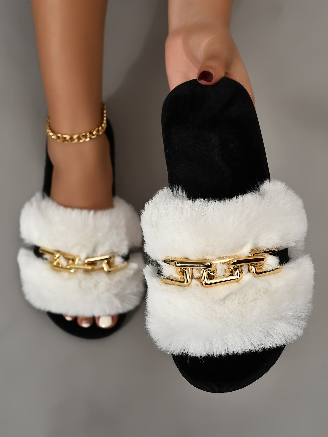 Women Chain Decor Fluffy Slippers, Punk Open Toe Slippers For Bedrooms