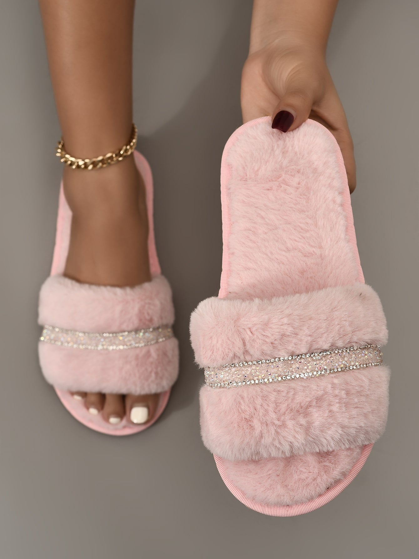 Women’s Fashionable Solid Color Bedroom Slippers With Rhinestone Detailing, Fuzzy Bedroom Slippers