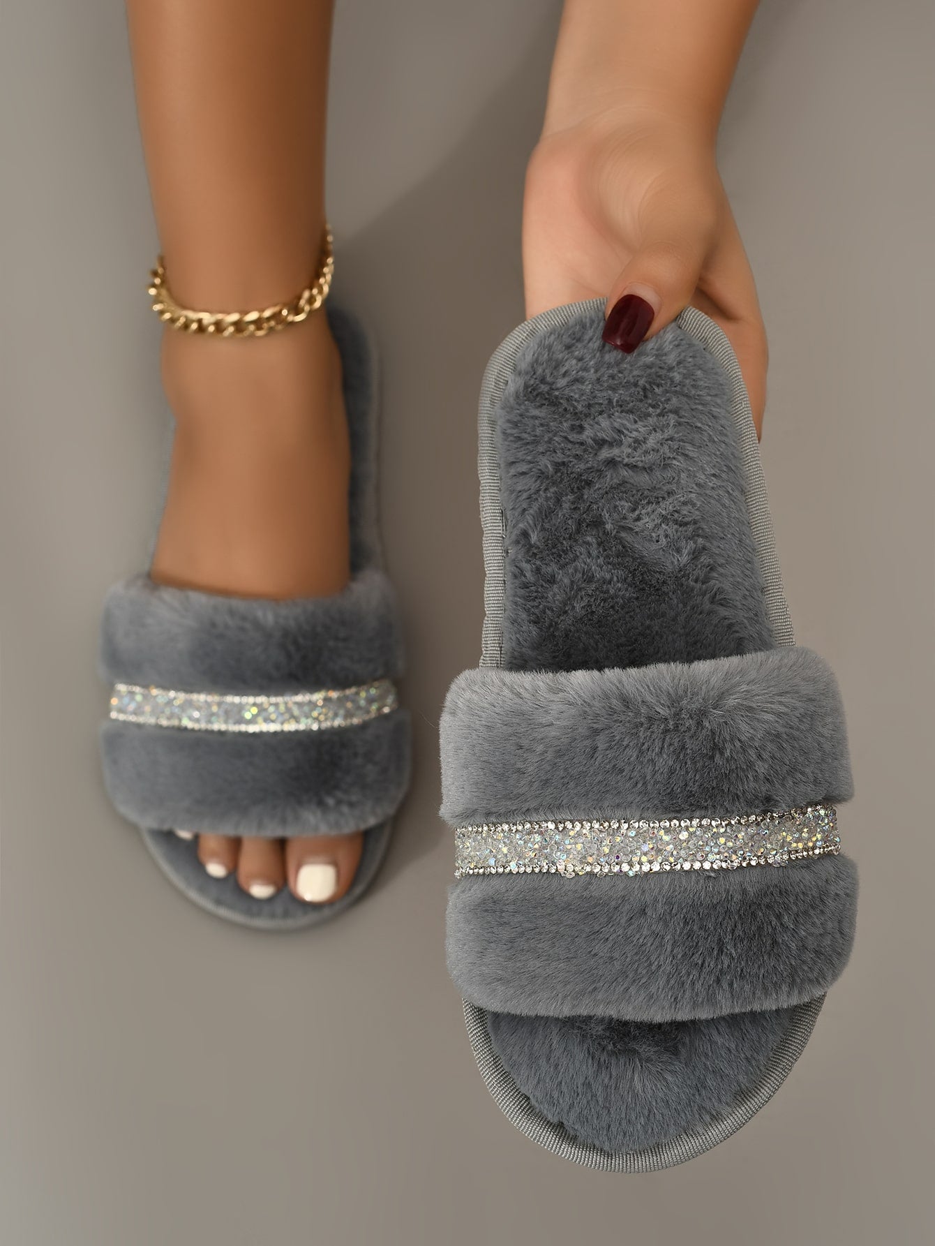 Women’s Fashionable Solid Color Bedroom Slippers With Rhinestone Detailing, Fuzzy Bedroom Slippers