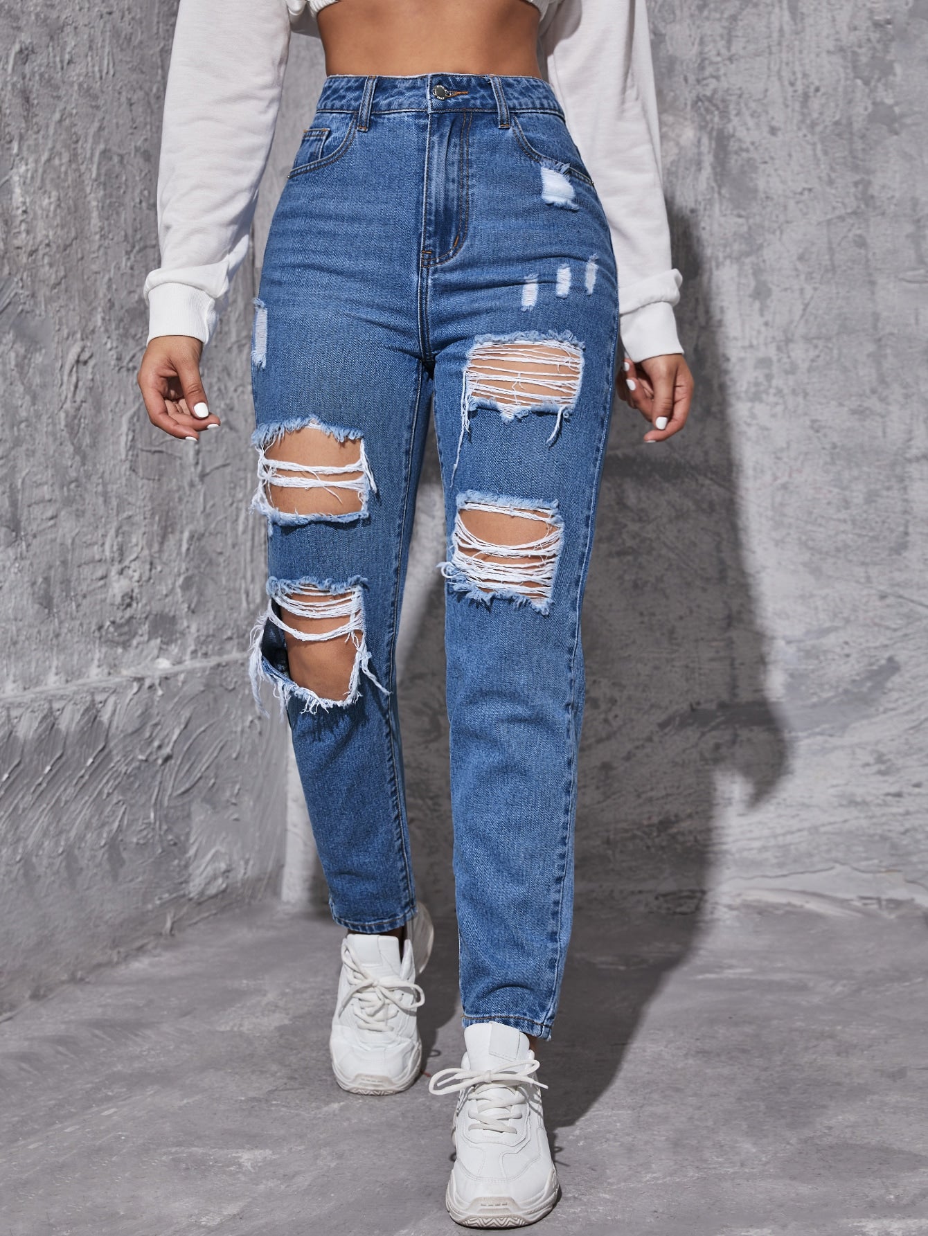 Ripped Frayed Tapered Jeans