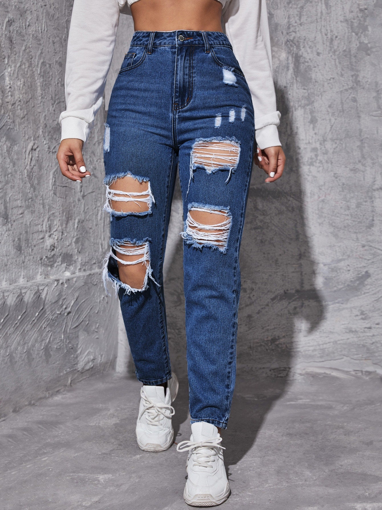 Ripped Frayed Tapered Jeans