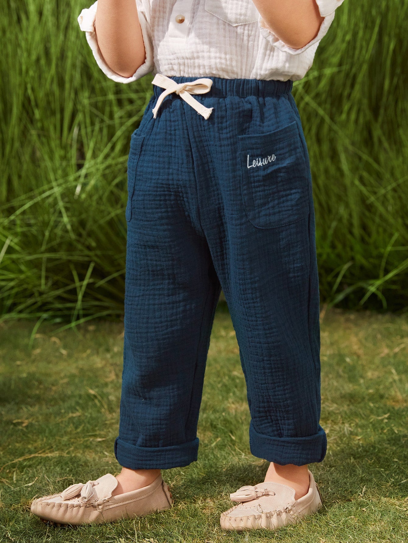 Young Boy Knot Waist Letter Embroidery Pocket Patched Pants