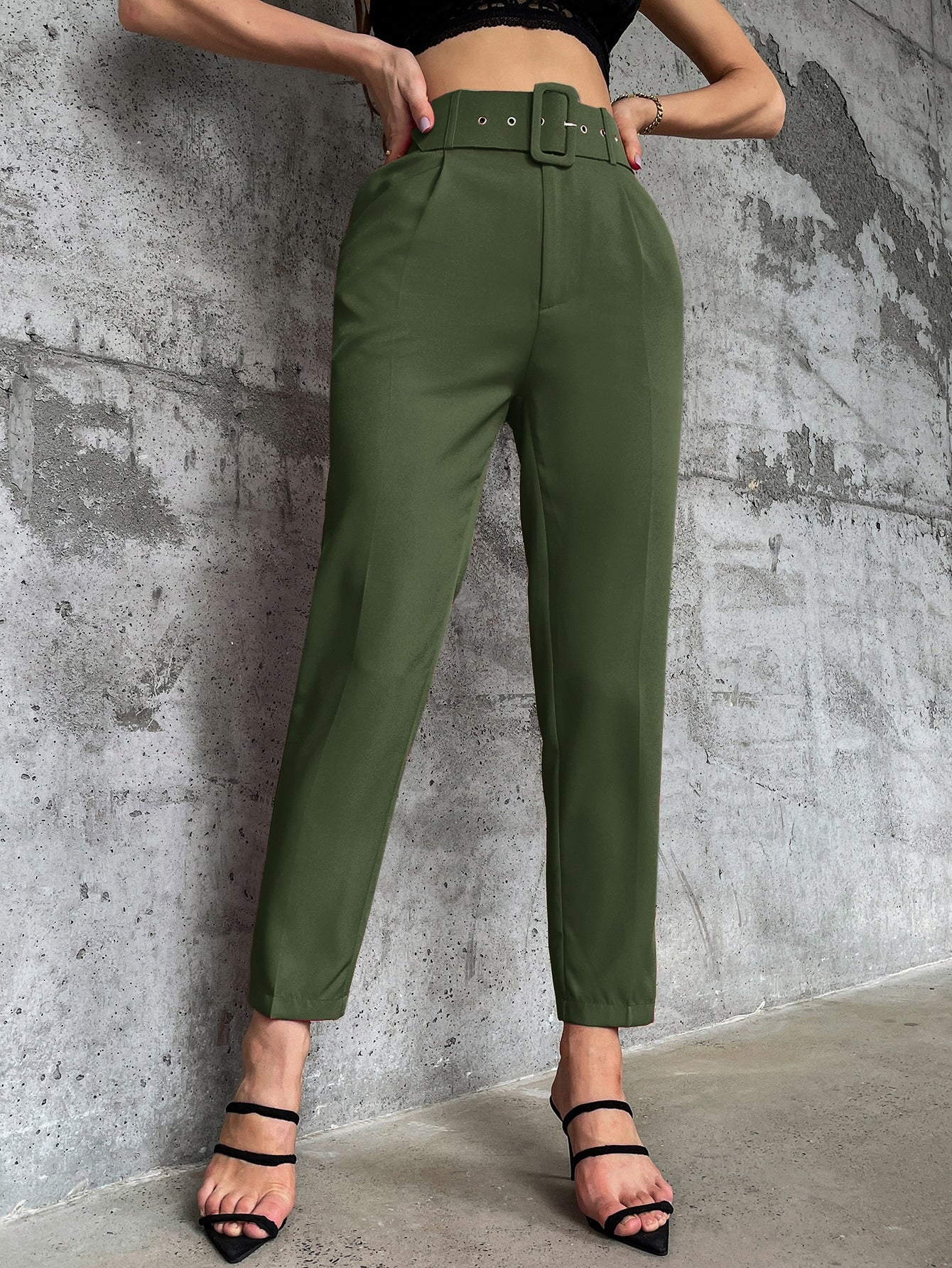 Modichic Solid Belted Tapered Pants