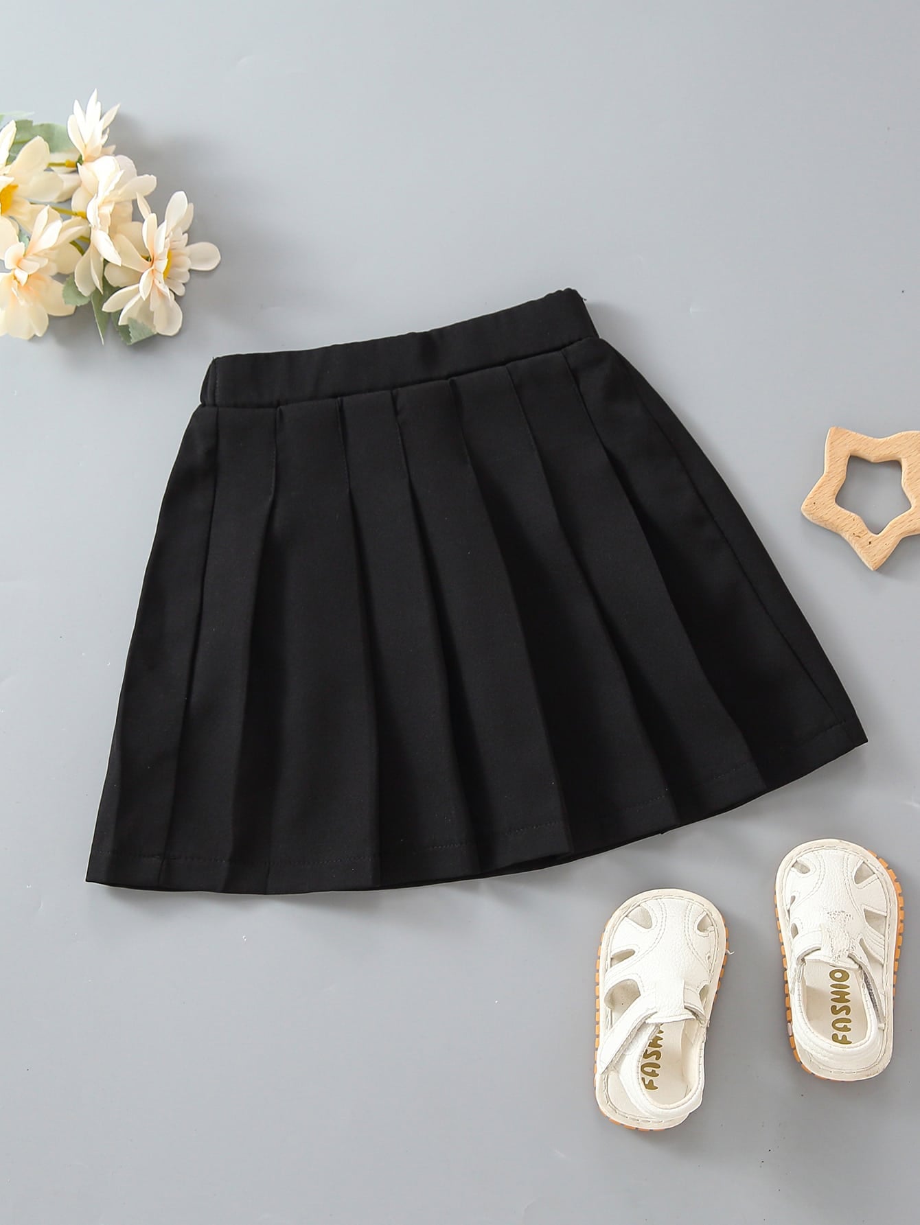 Young Girl Solid Pleated Skirt