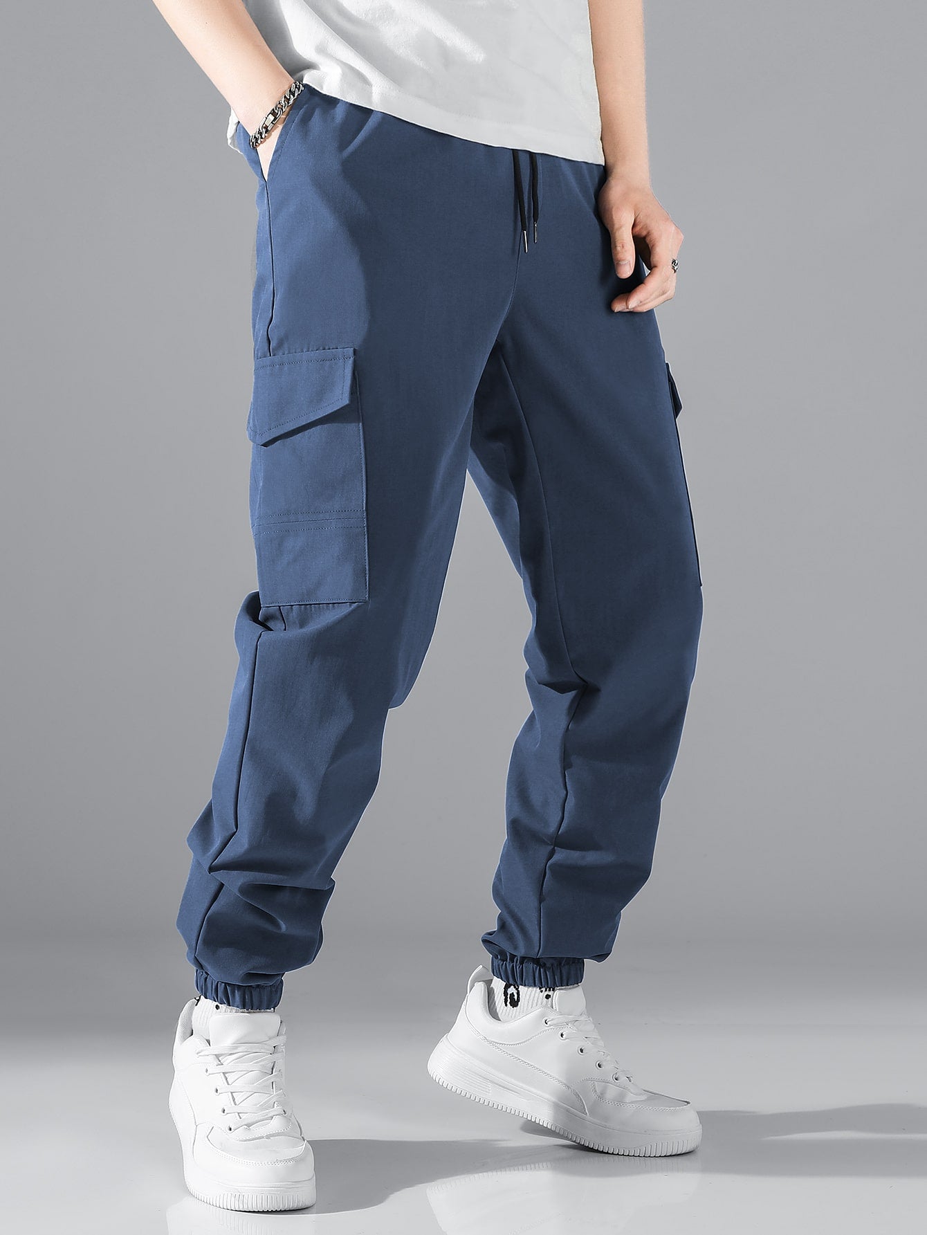 Men Flap Pocket Side Drawstring Waist Pants