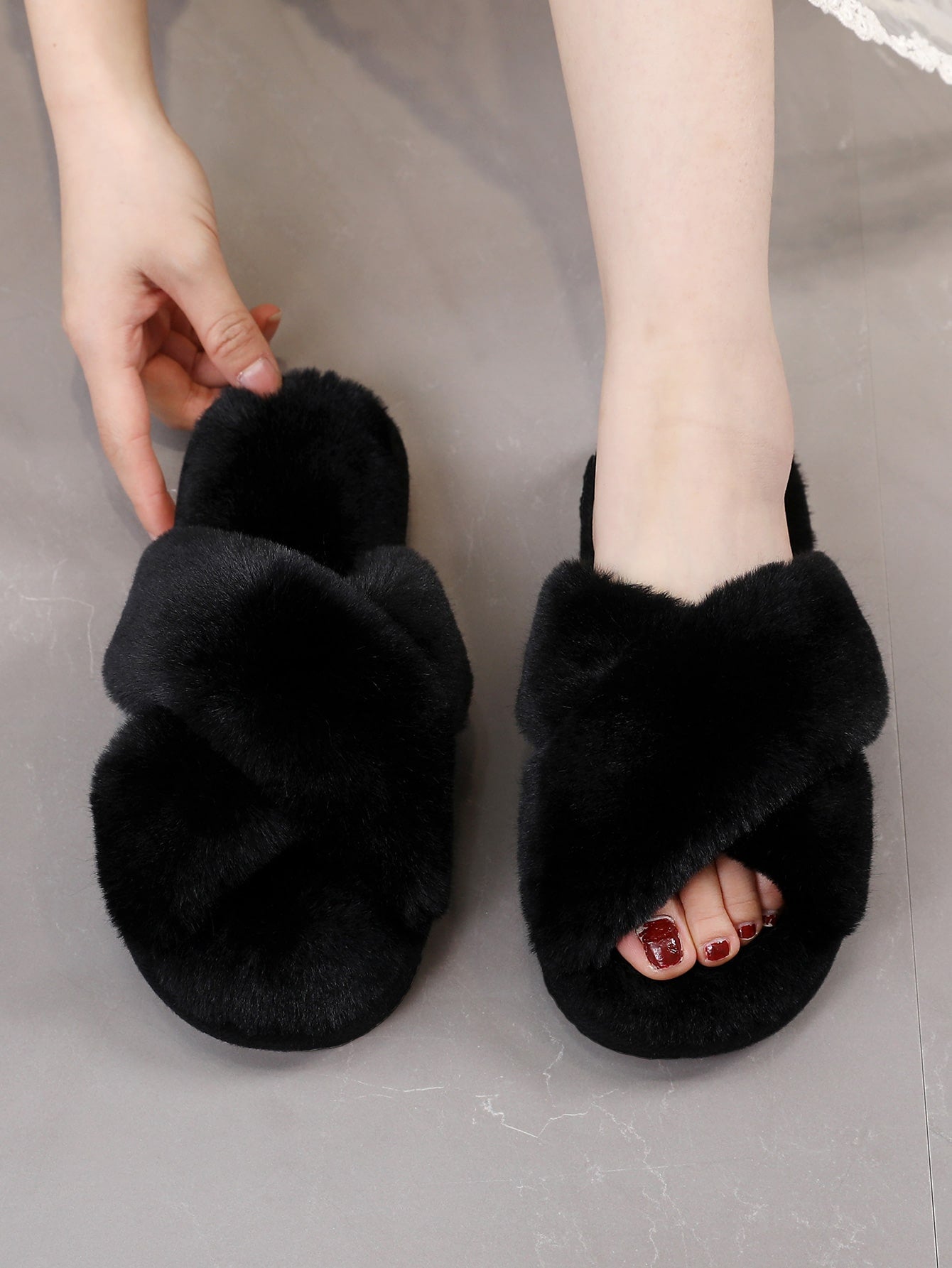 Women's Pink College Style Solid Color Fuzzy Cross Slippers For Bedroom