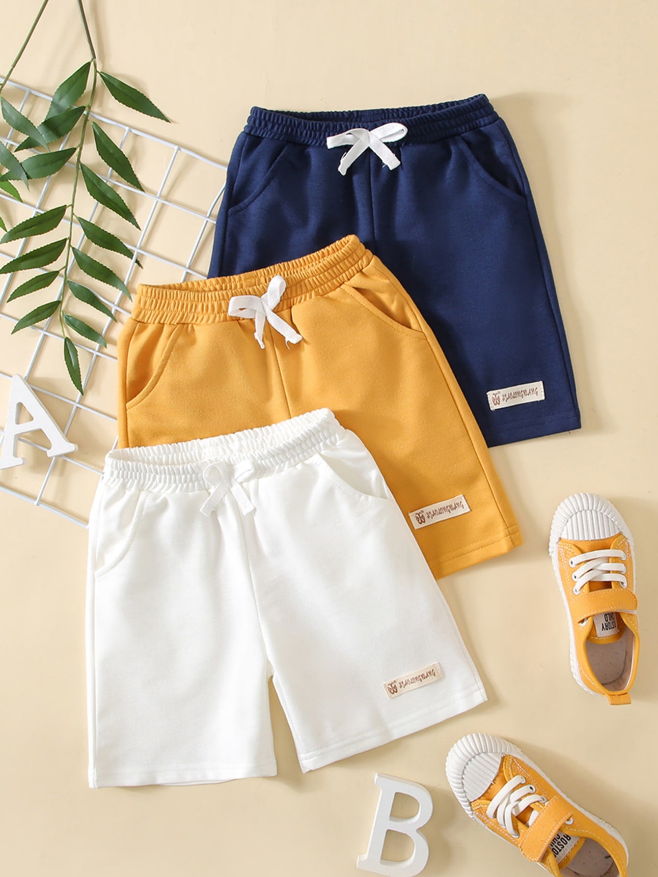 Young Boy 3pcs Letter Patched Detail Bow Front Shorts