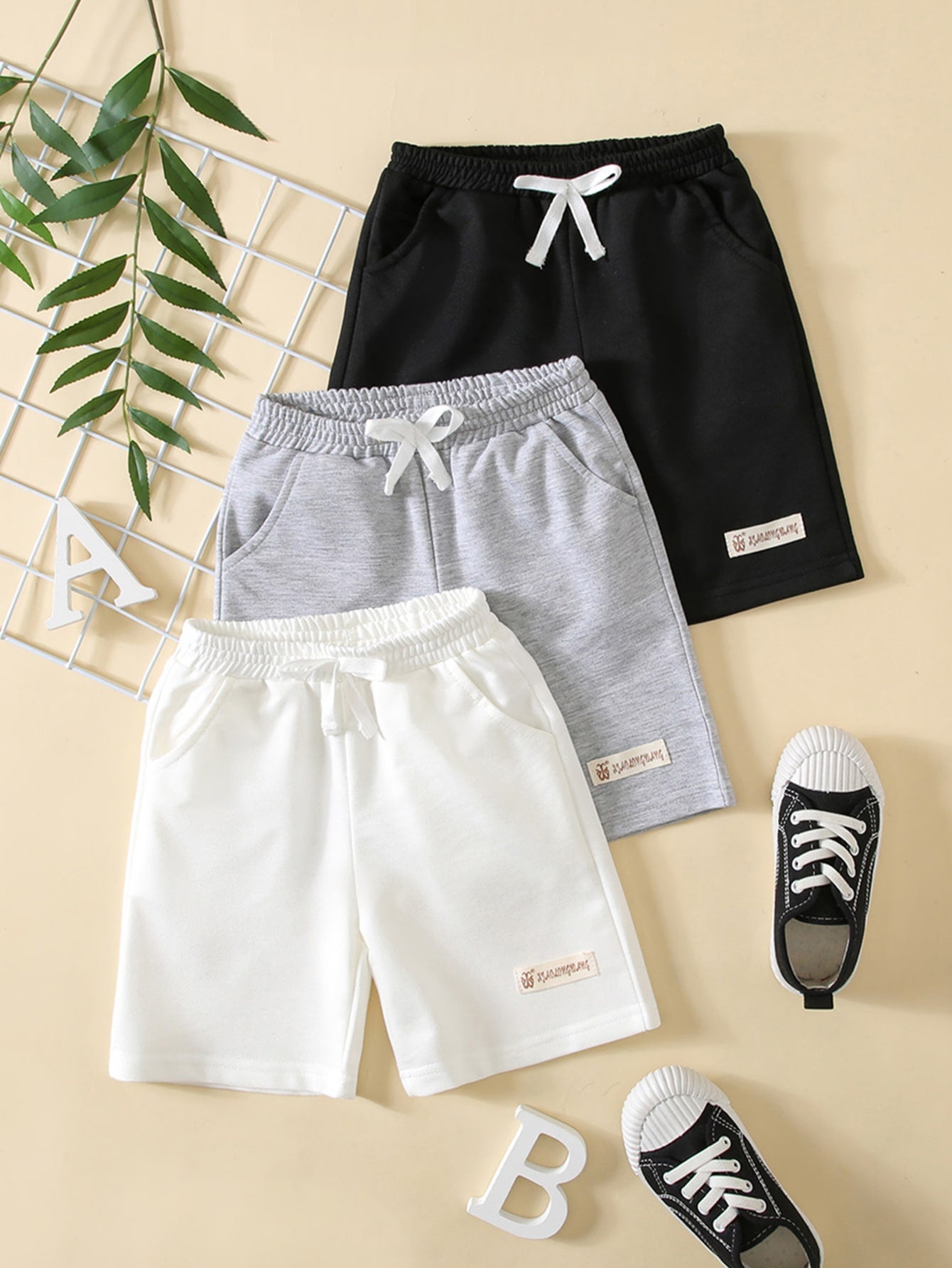 Young Boy 3pcs Letter Patched Detail Bow Front Shorts