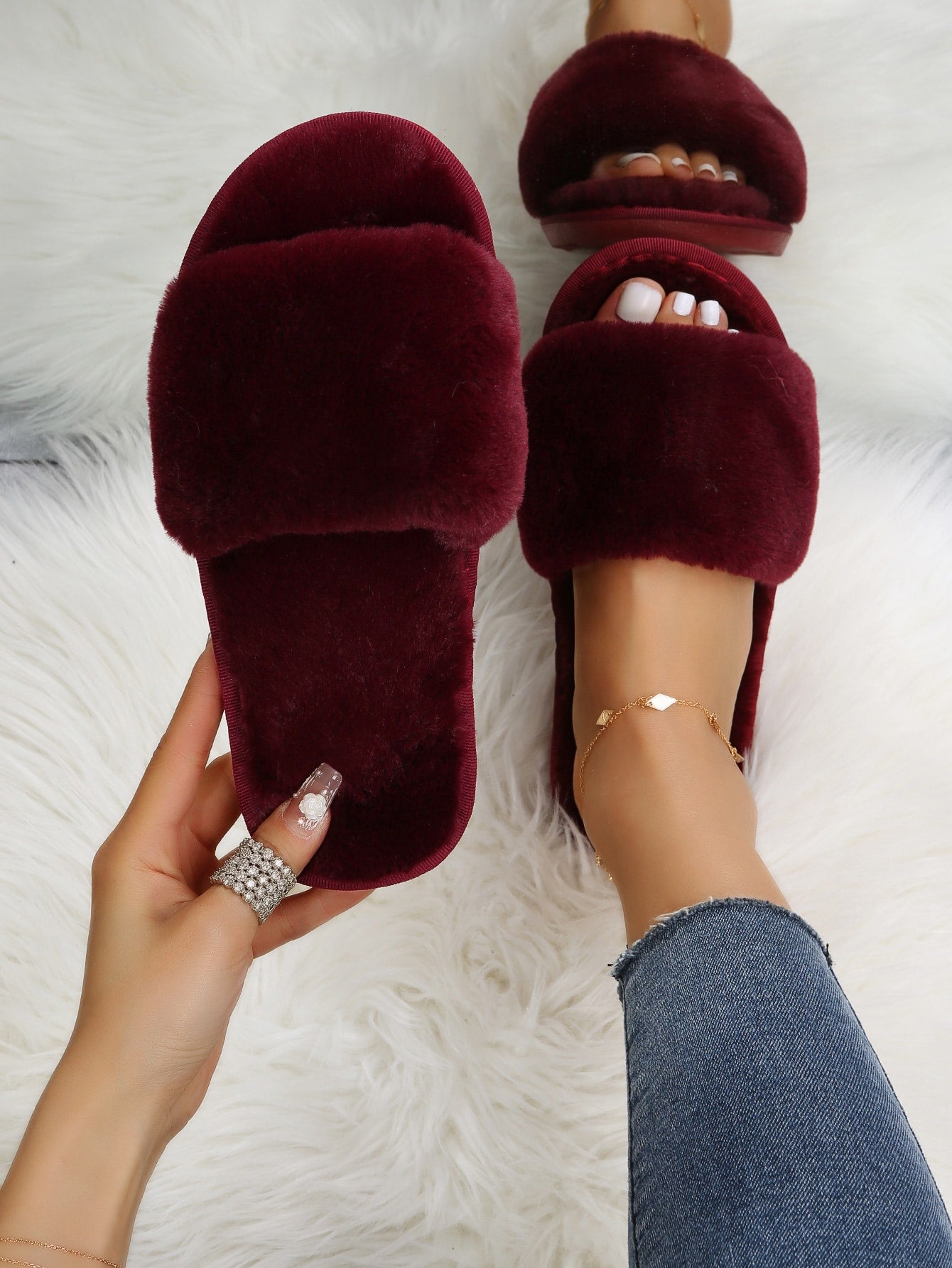 Women's Fashionable Home Slippers Simple & Fluffy Bedroom Slippers