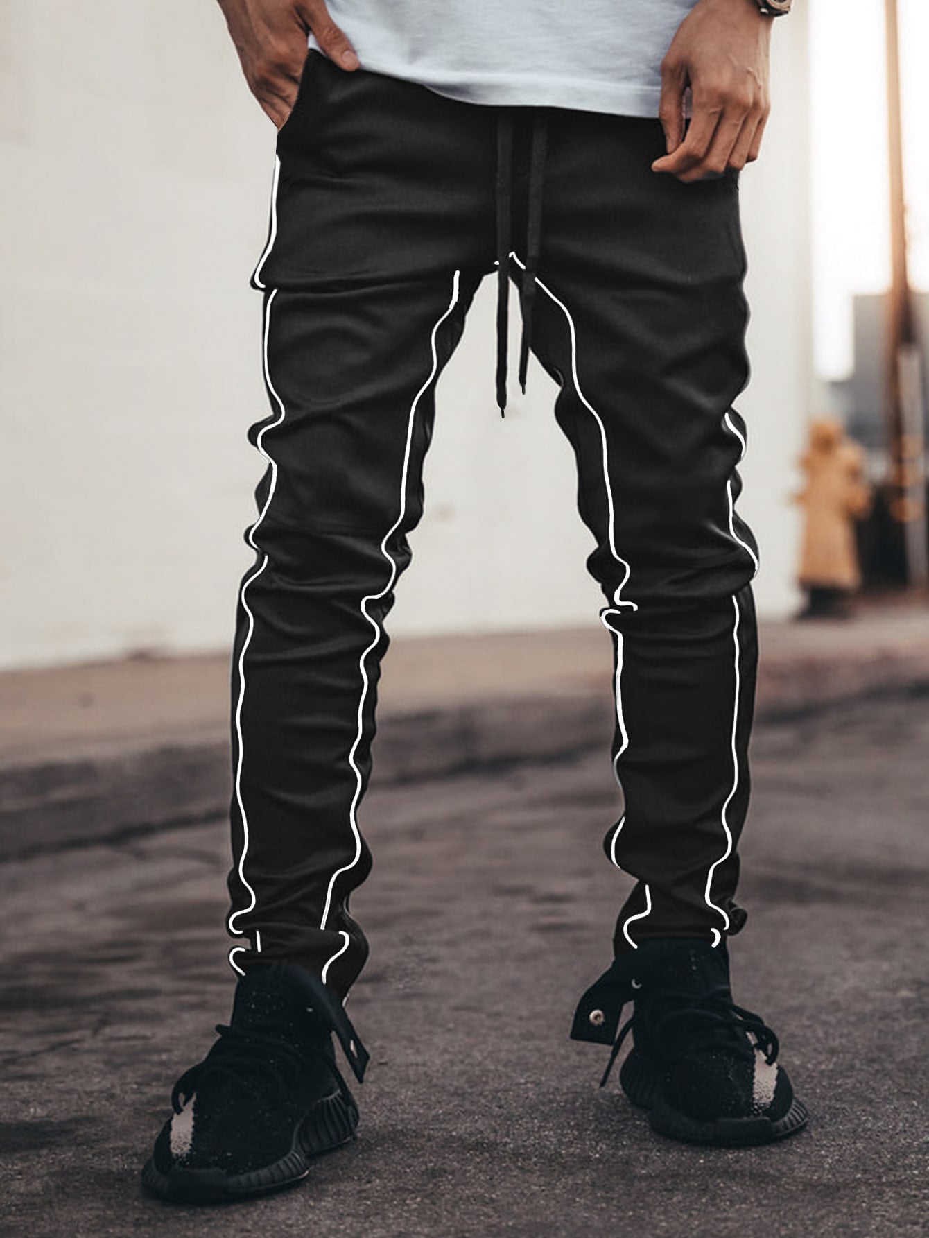 Men Contrast Piping Drawstring Waist Sweatpants