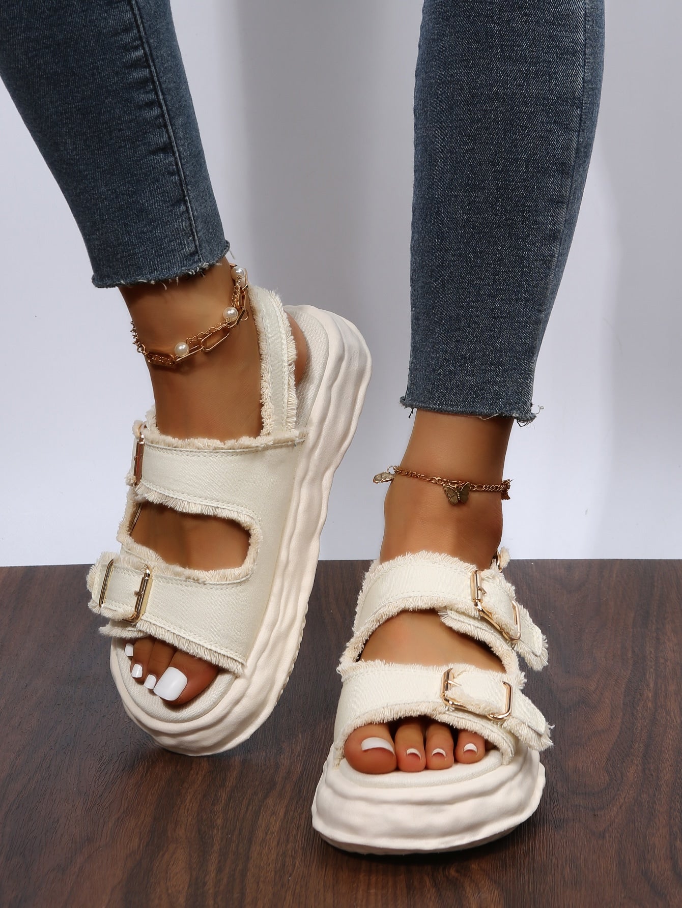 Women Buckle Decor Flatform Slingback Sandals