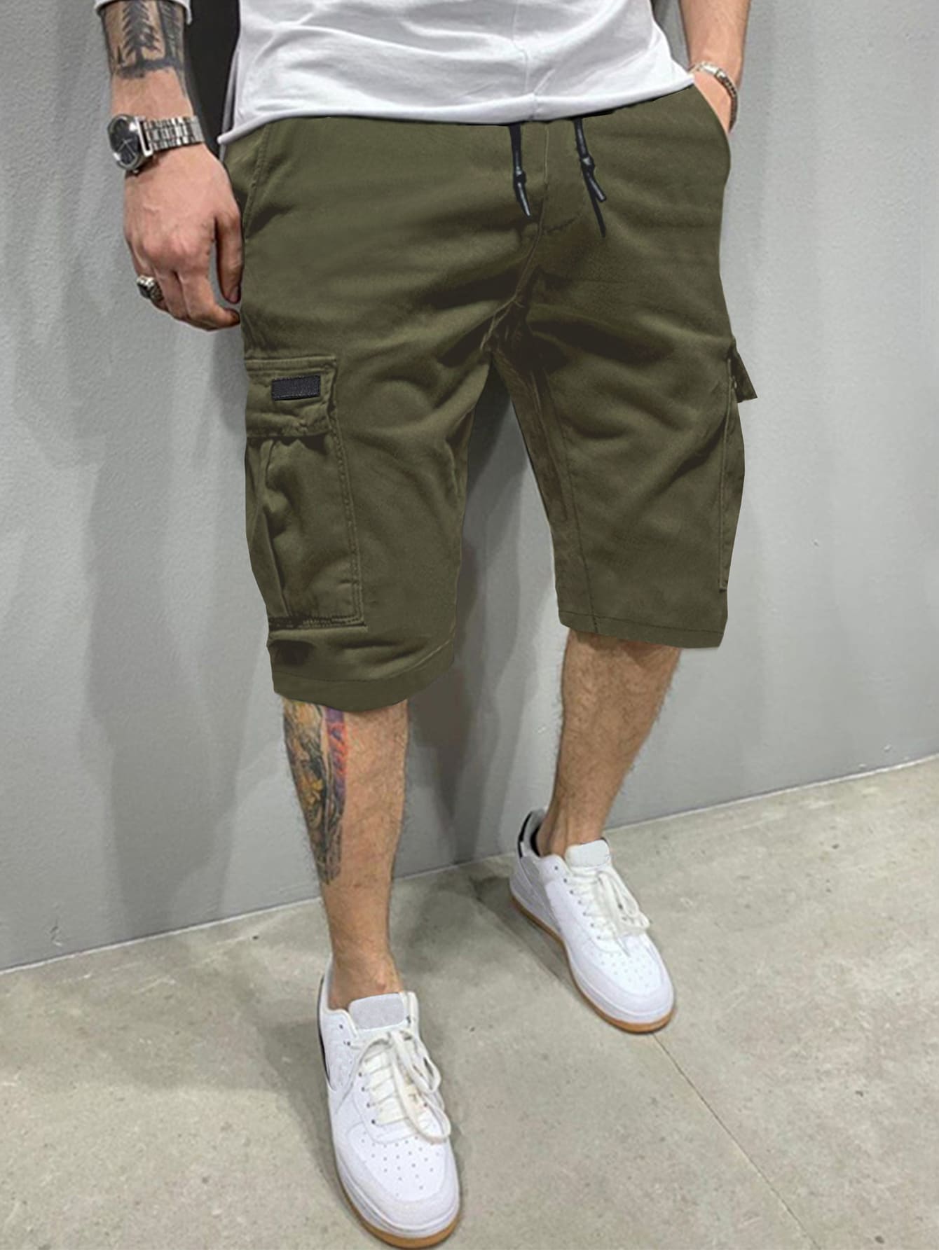 Men Flap Pockets Drawstring Cargo Shorts