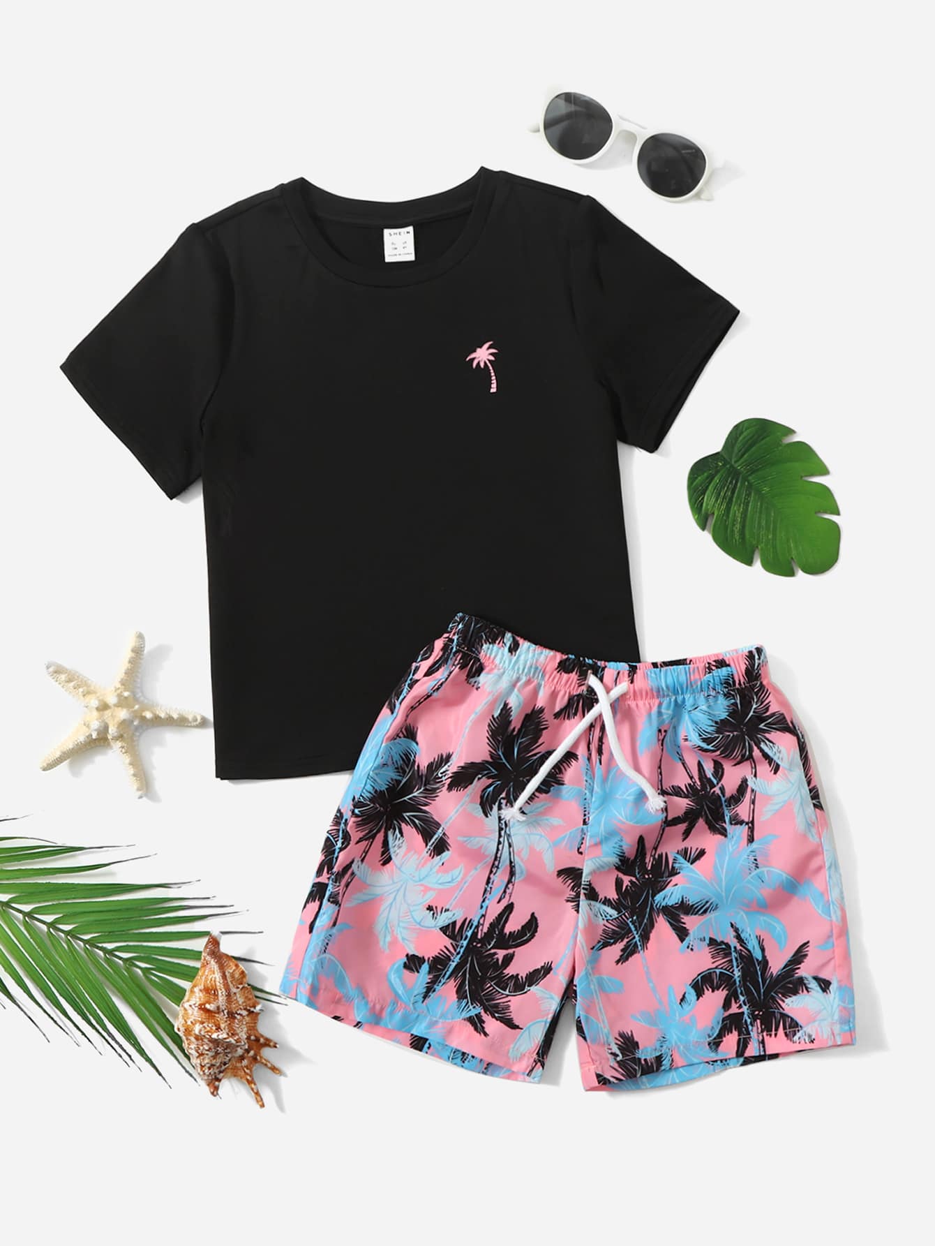 Young Boy Coconut Tree Print Tee & Drawstring Waist Shorts