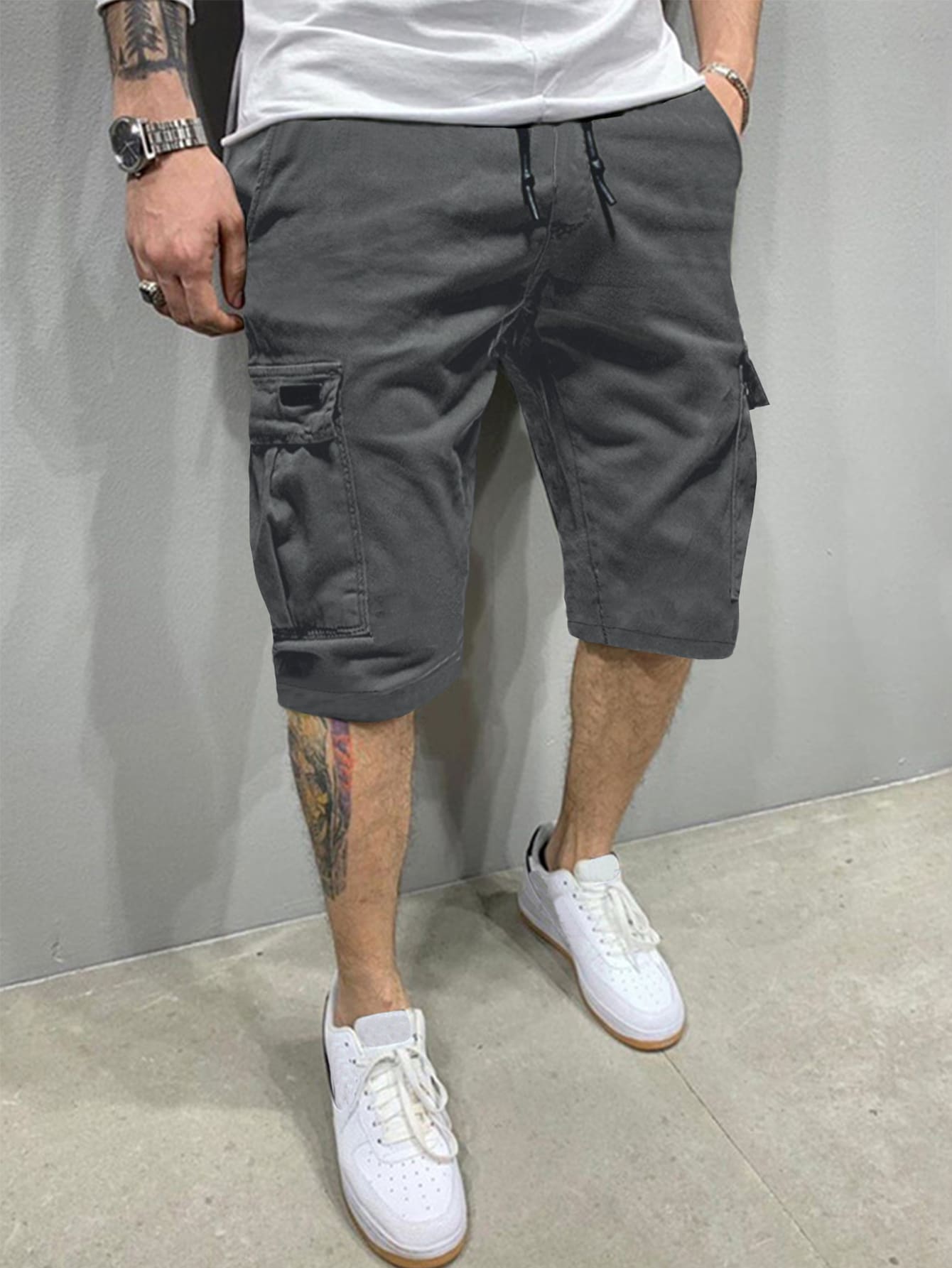 Men Flap Pockets Drawstring Cargo Shorts