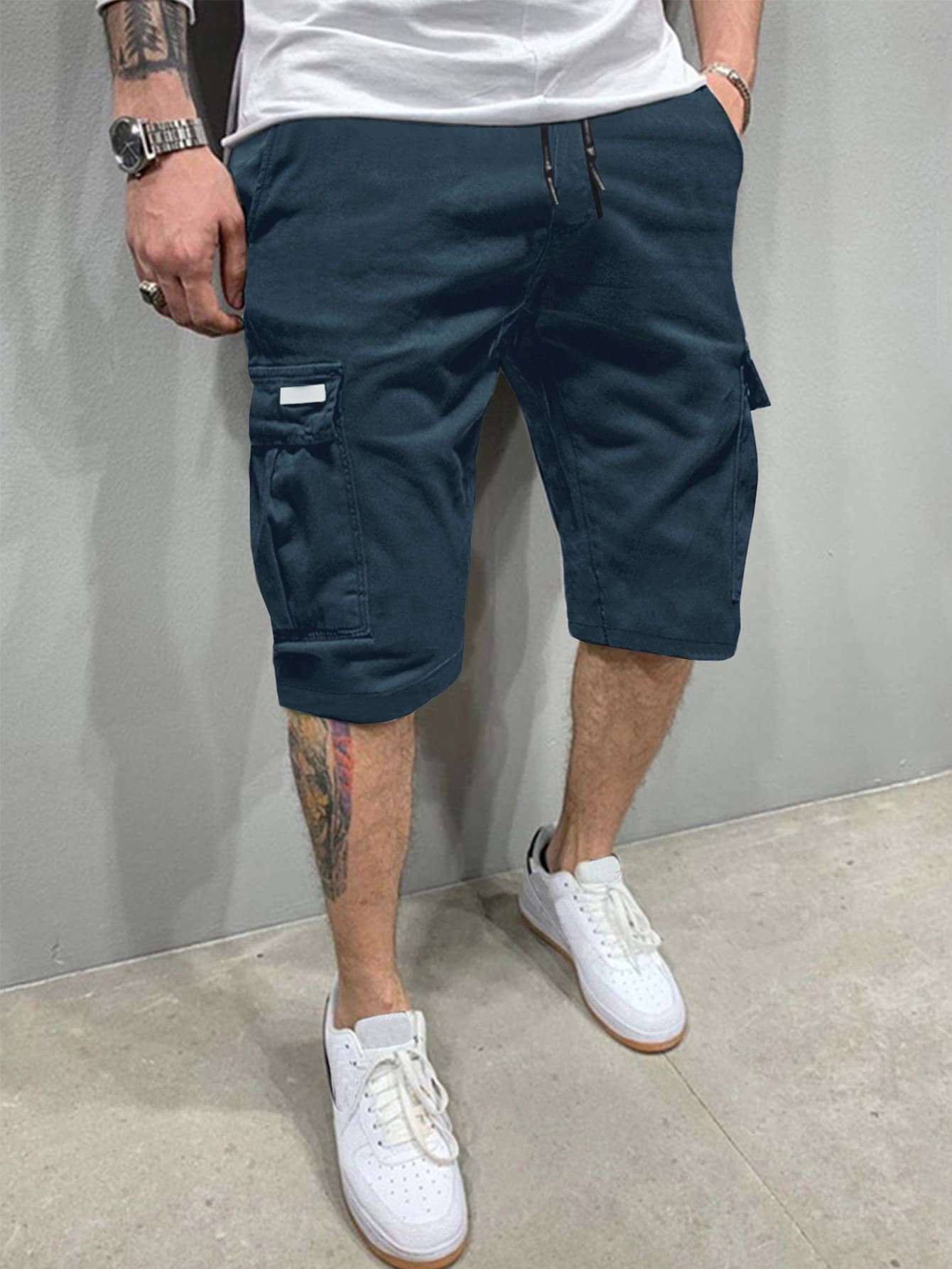 Men Flap Pockets Drawstring Cargo Shorts