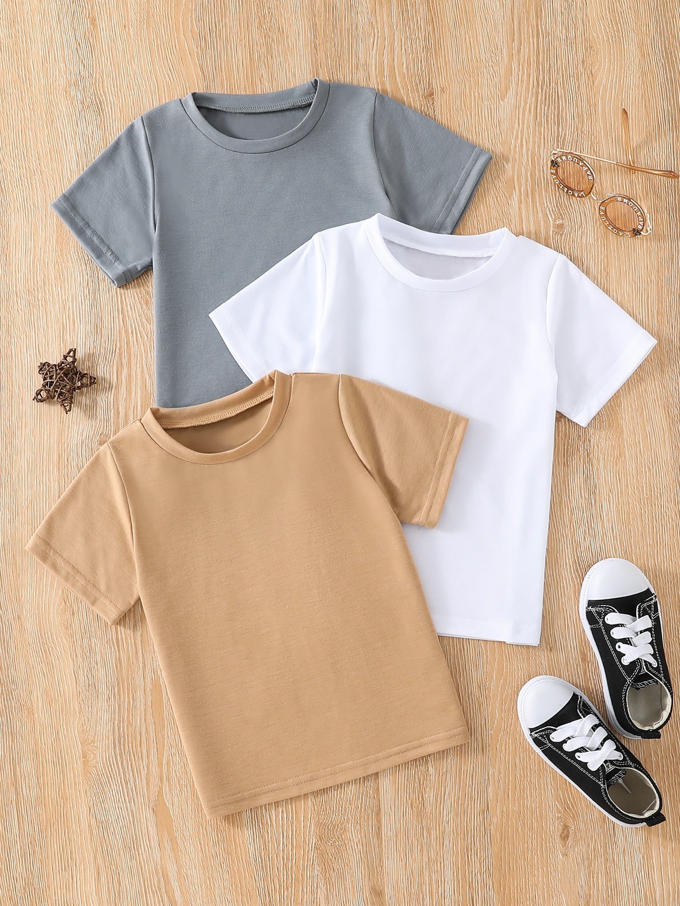 Young Boy 3pcs Solid Round Neck Tee