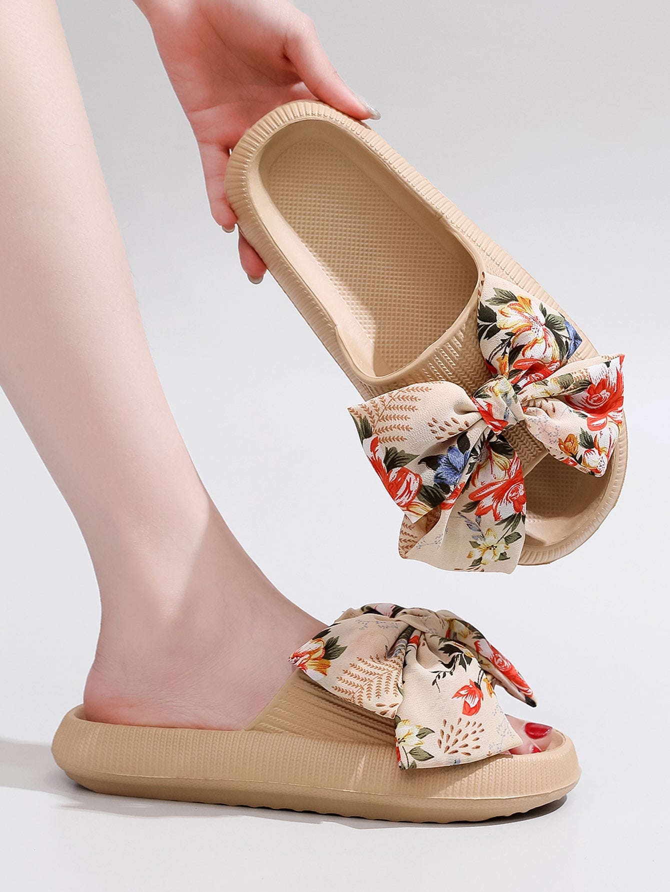 Bow Detail Slides, One-piece Molded Plastic Sole Bowknot Solid Color Women's Slippers