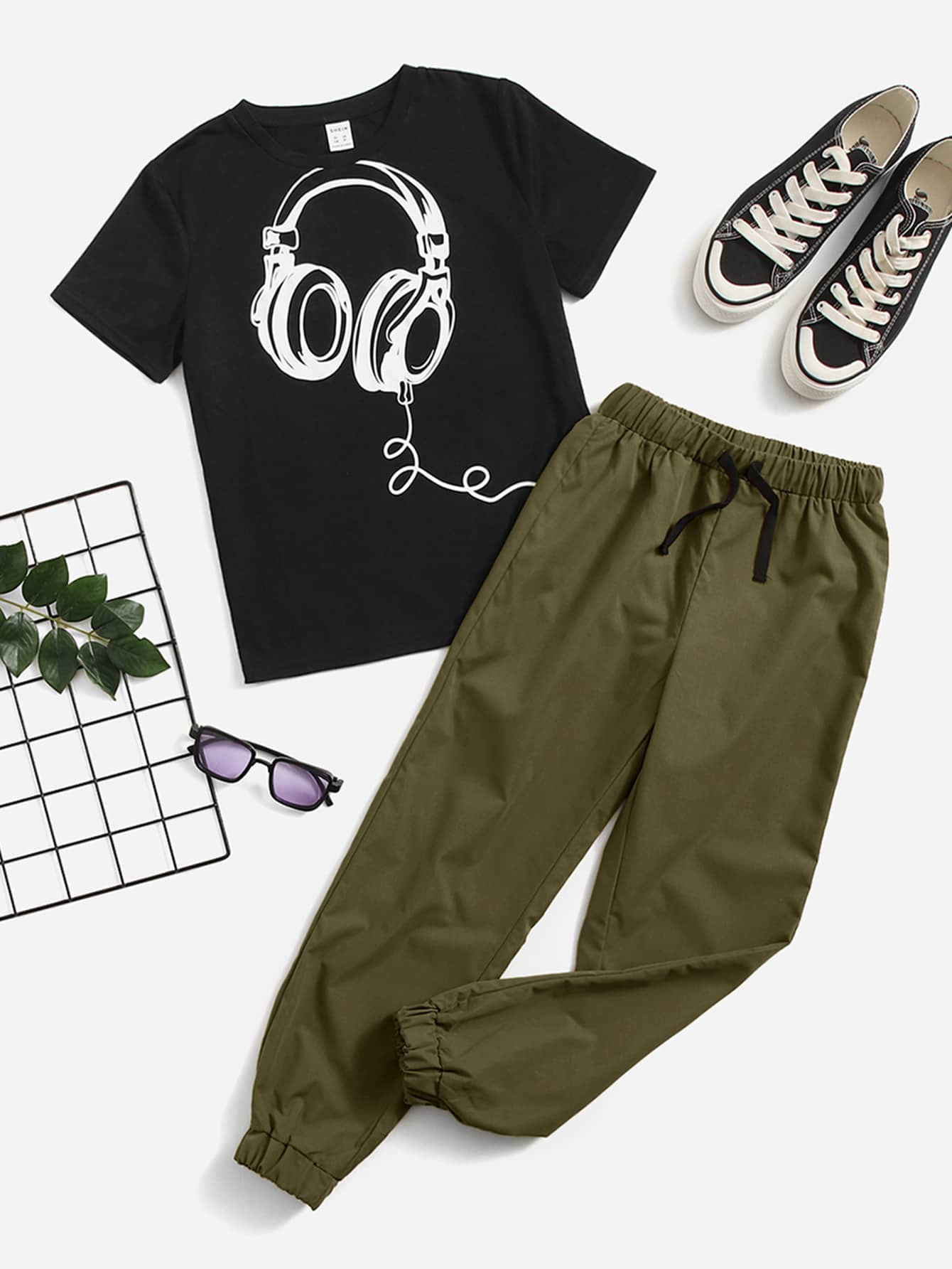 Tween Boy Headphone Print Tee & Drawstring Waist Pants