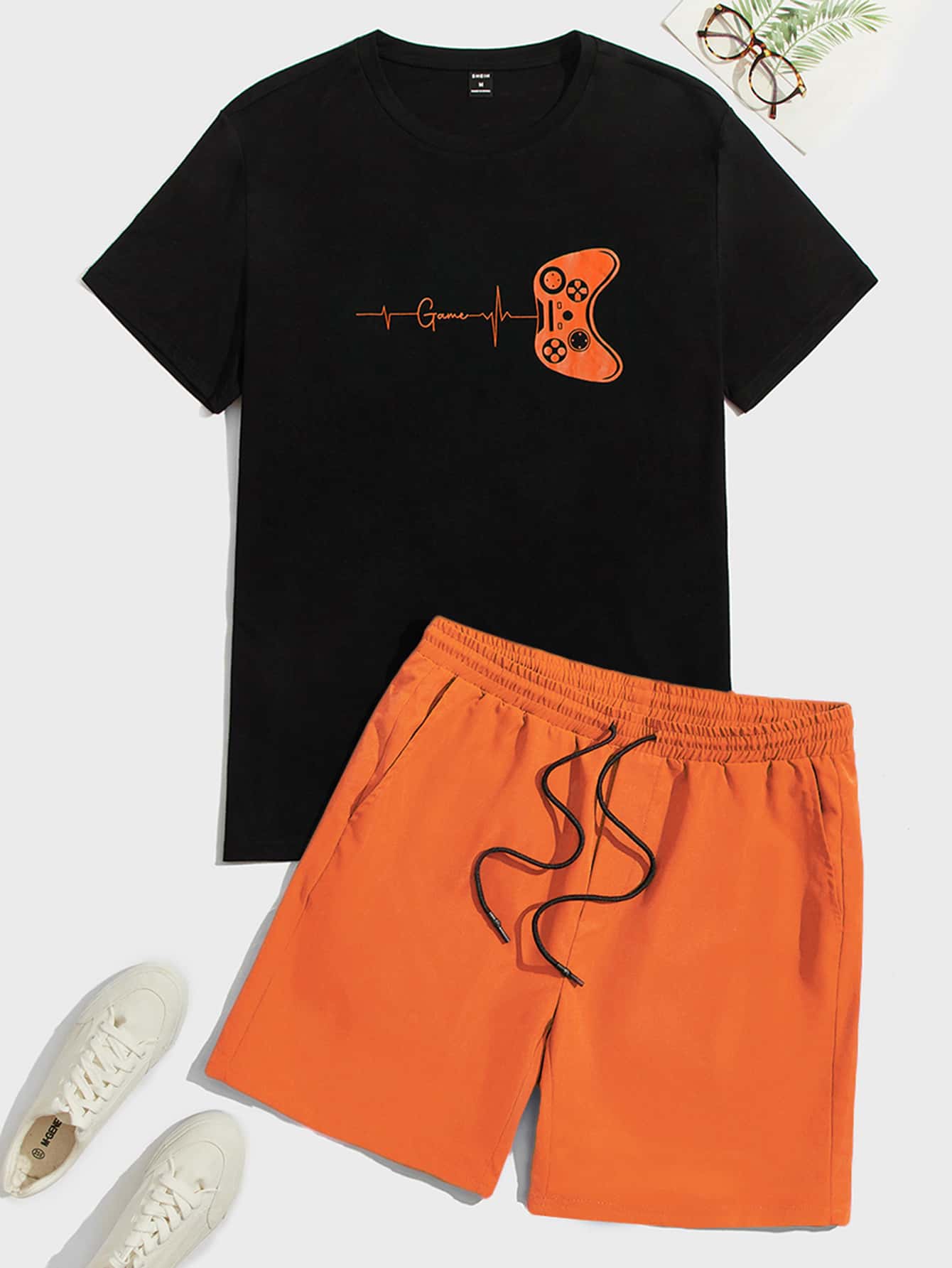 Men Gamepad & Letter Graphic Tee & Drawstring Waist Shorts