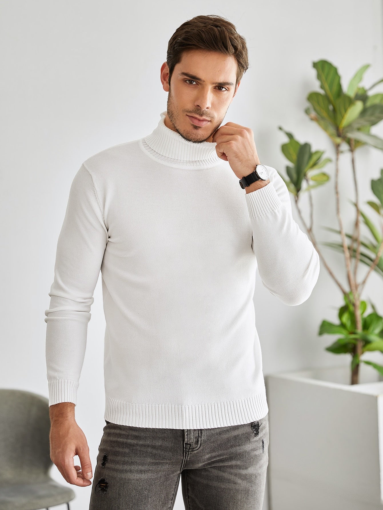 Men Solid Turtleneck Sweater