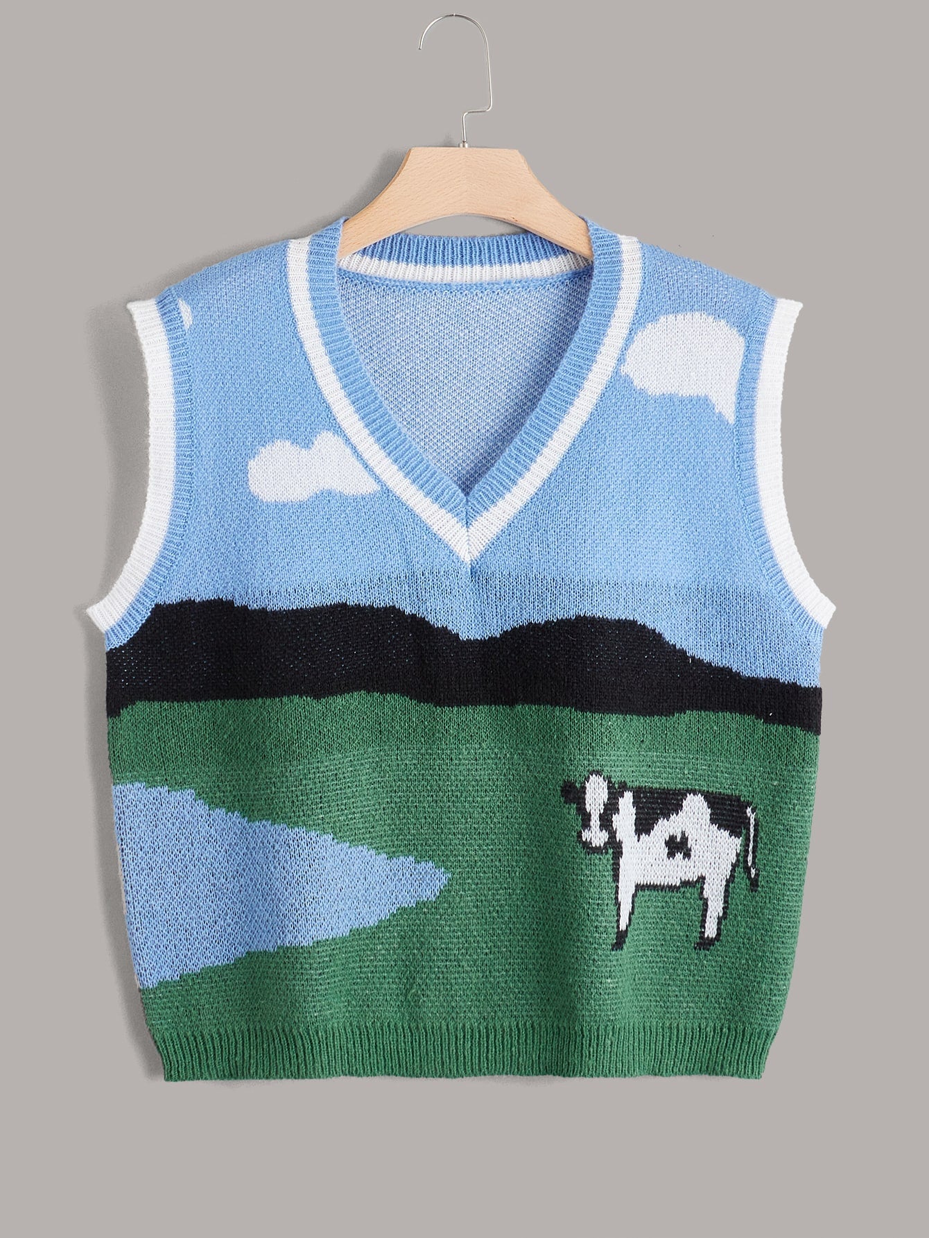 Qutie Plus Cow & Mountain Pattern Sweater Vest