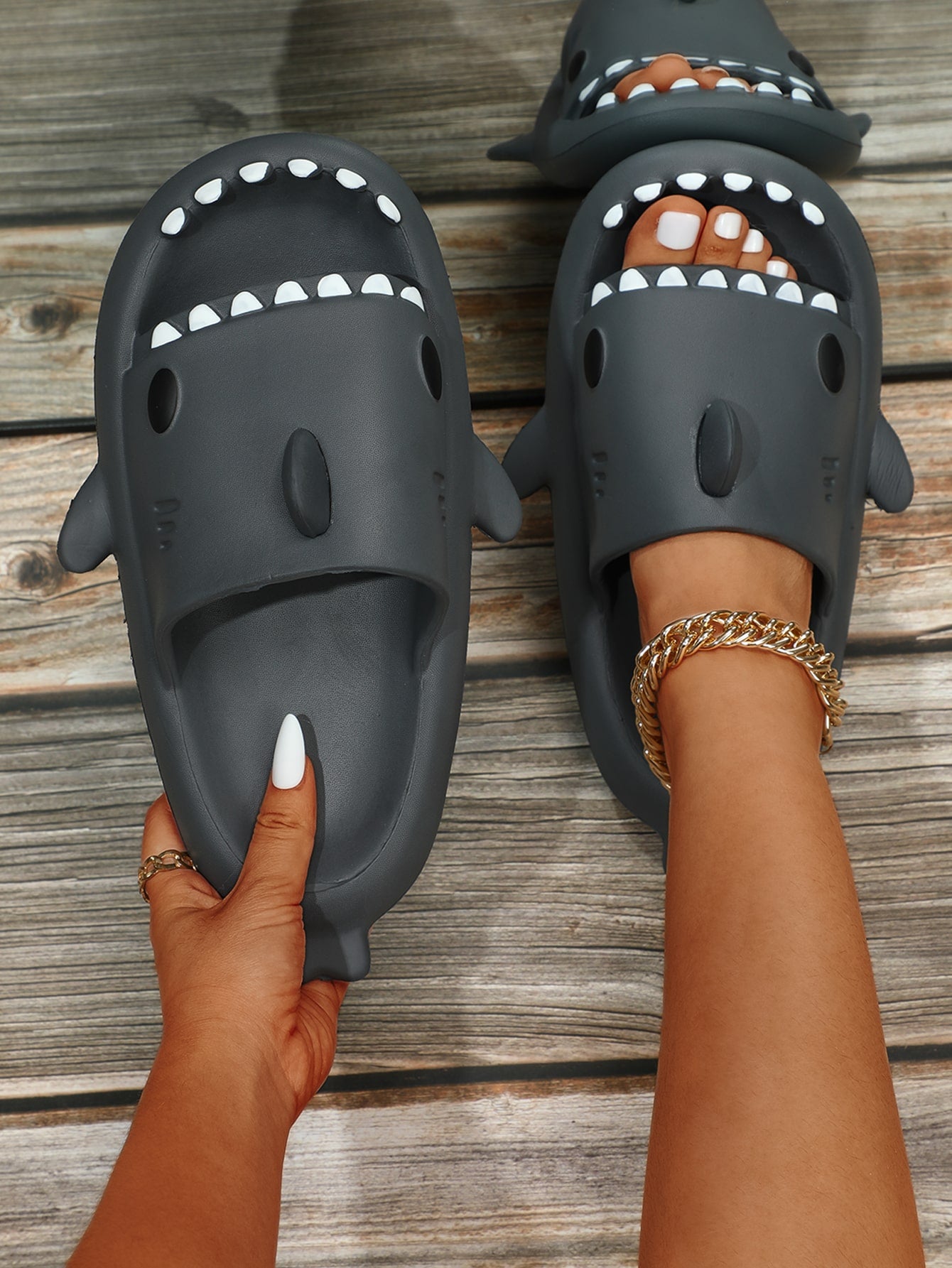 Preppy Light Grey Slippers For Women, Cartoon Shark Design Slides