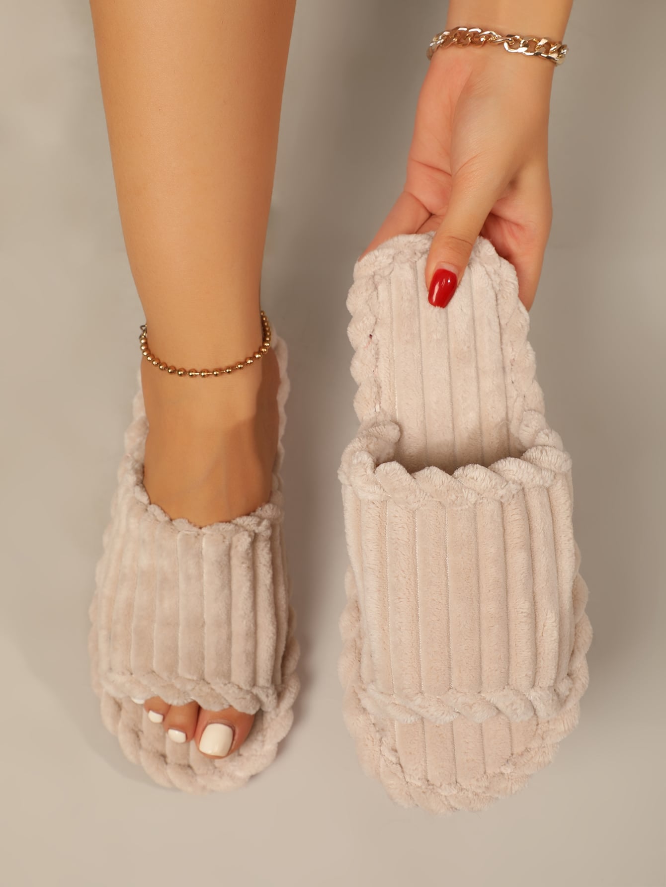 Minimalist Plush Bedroom House Slippers