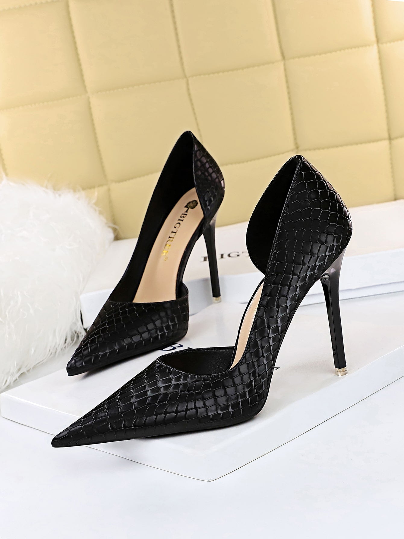 Fashion Green Pumps For Women, Crocodile Embossed Point Toe Stiletto Heeled Court Pumps