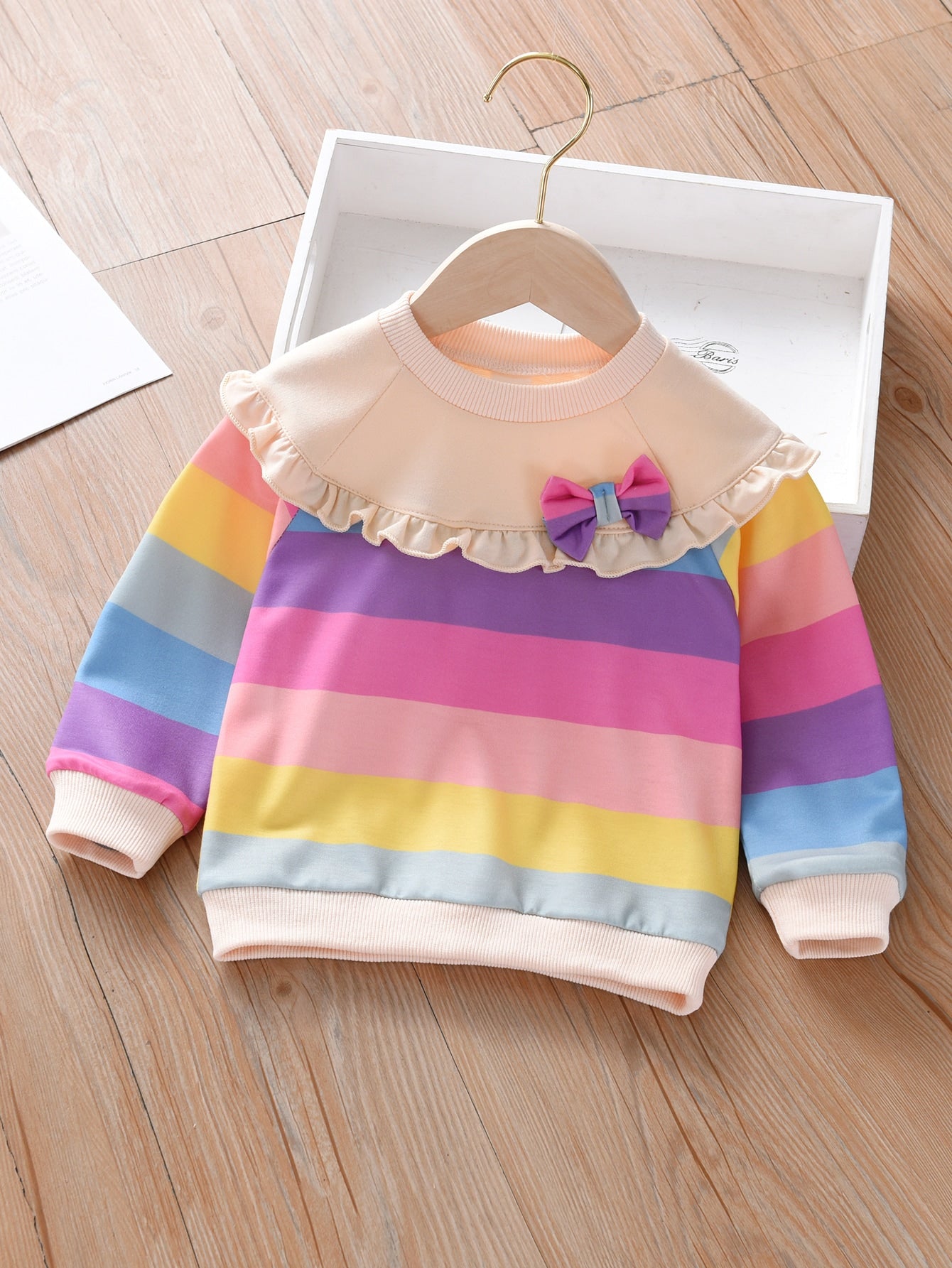 Young Girl's Rainbow Striped Sweatshirt With Bowknot Decoration And Ruffled Hem, Suitable For Autumn, Spring And Winter