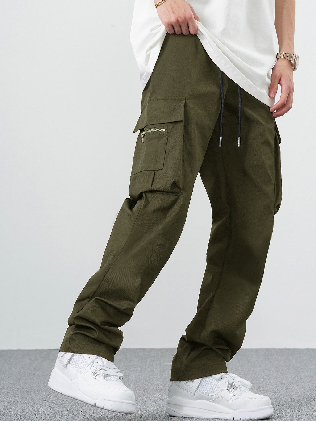 Loose-Fit Men's Cargo Pants With Drawstring Waist