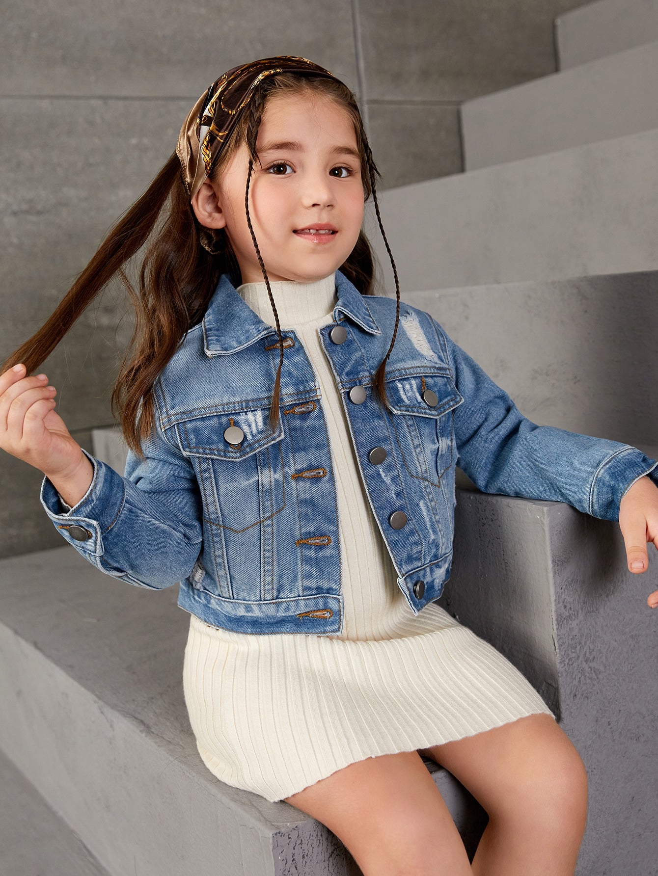 Young Girl Vintage Basic Distressed Short Denim Jacket For Daily Wear