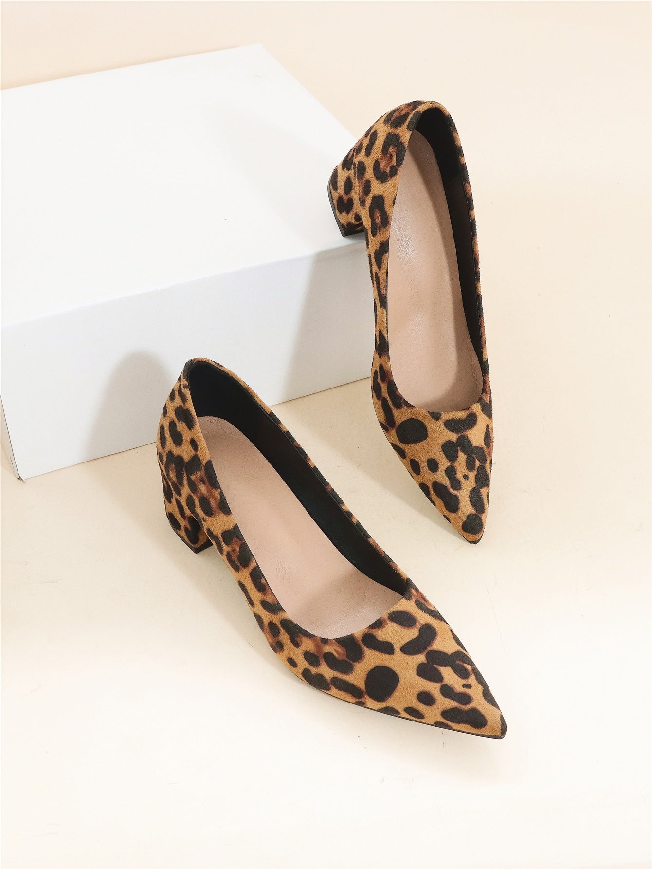 Leopard Pattern Point Toe Chunky Heeled Faux Suede Court Pumps