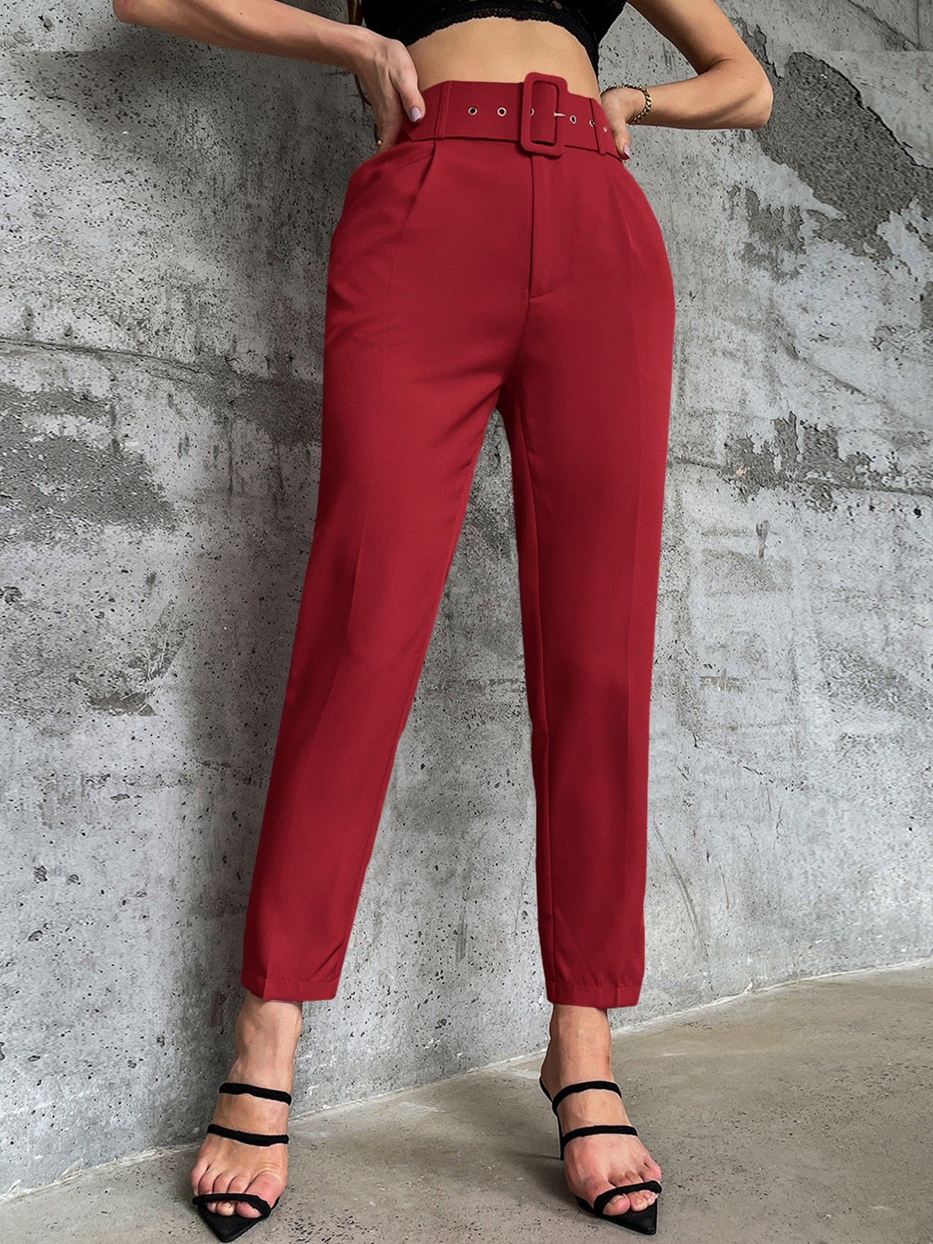 Modichic Solid Belted Tapered Pants