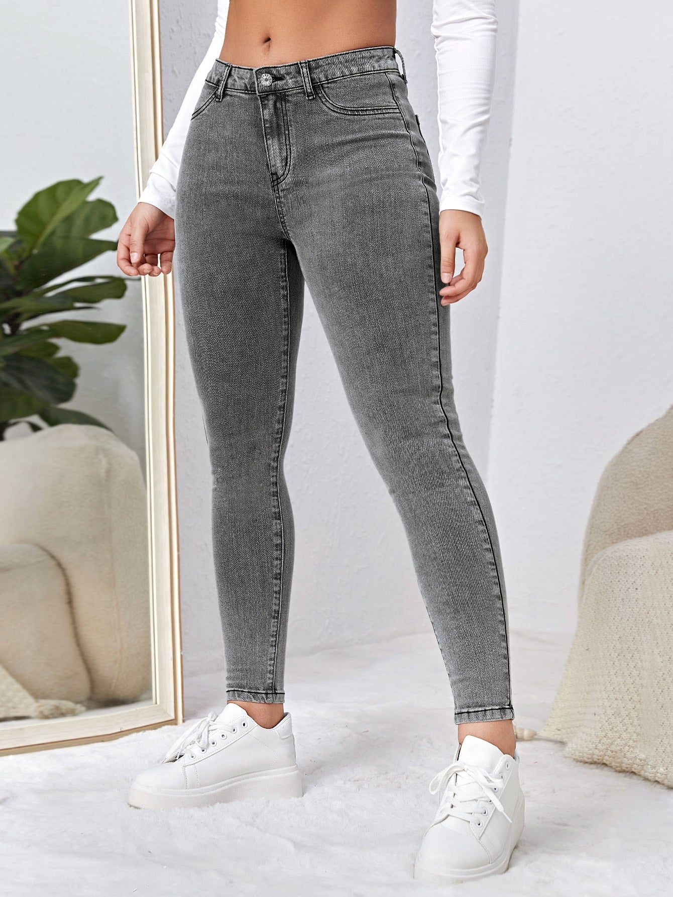 Slant Pocket Skinny Jeans