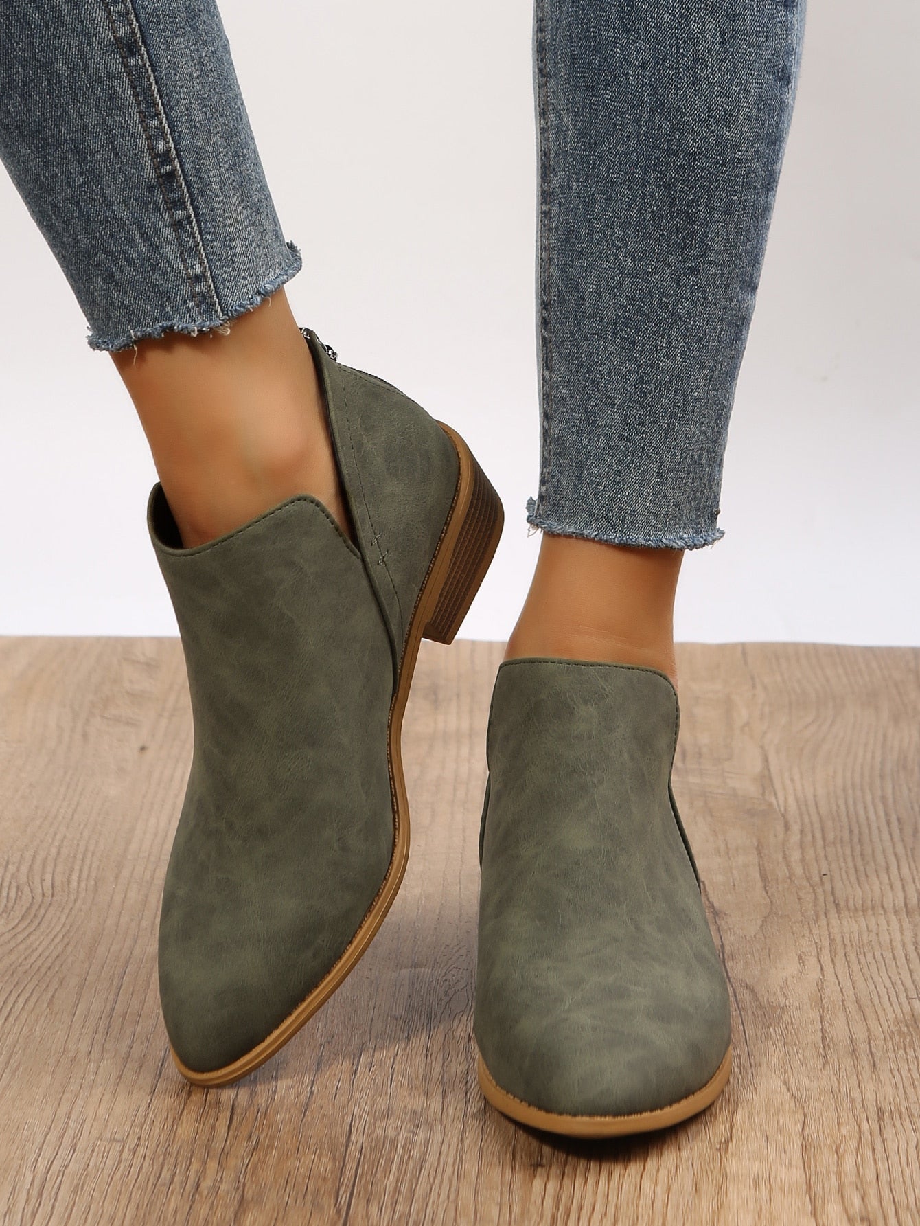 Green Solid Color American Style Short Boots With Minimalist Design, Chunky Heel, Rear Zipper