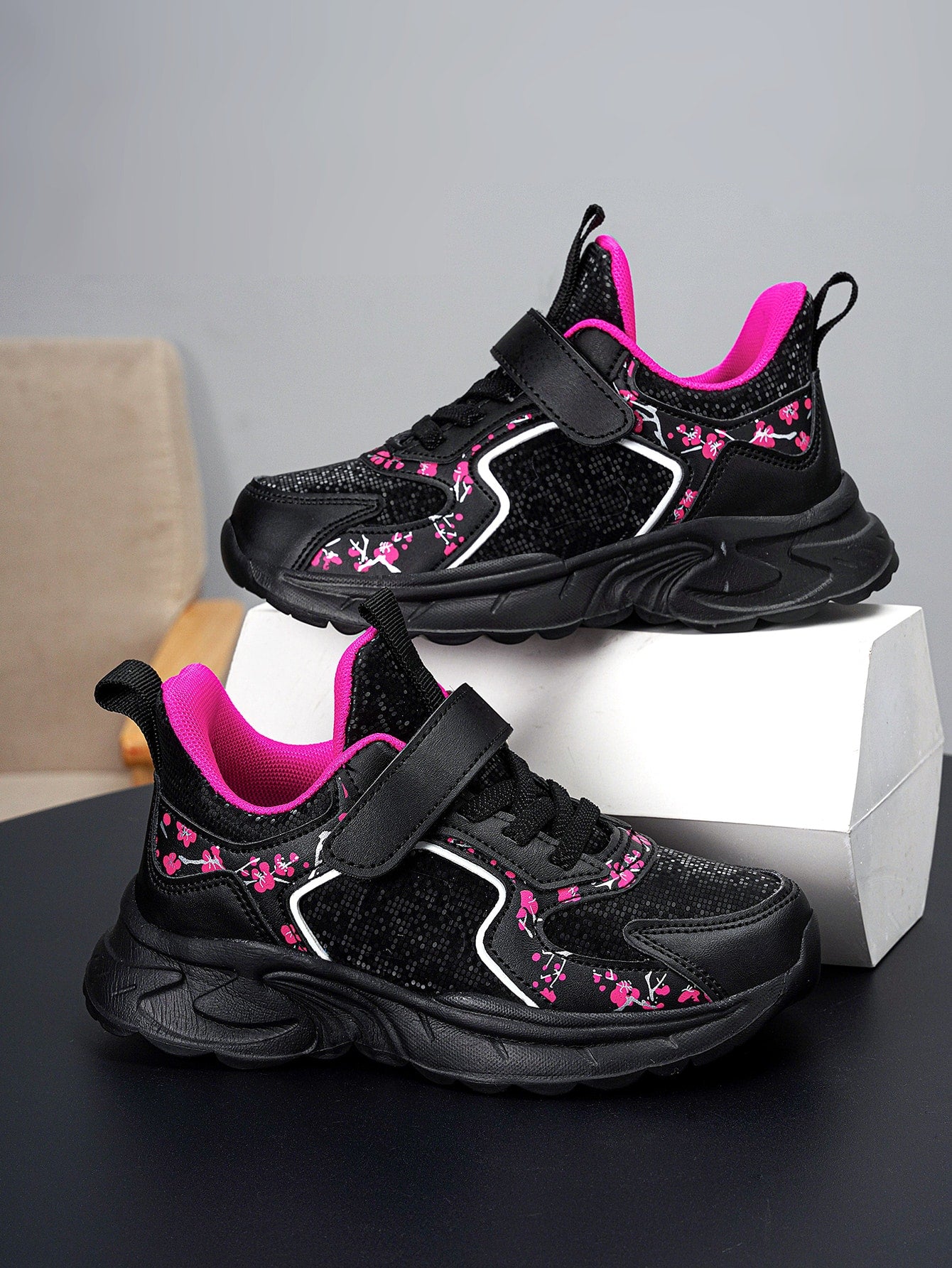 Girls' Flower Pattern Hook-and-loop Fastener Running Shoes Children's Sports Shoes