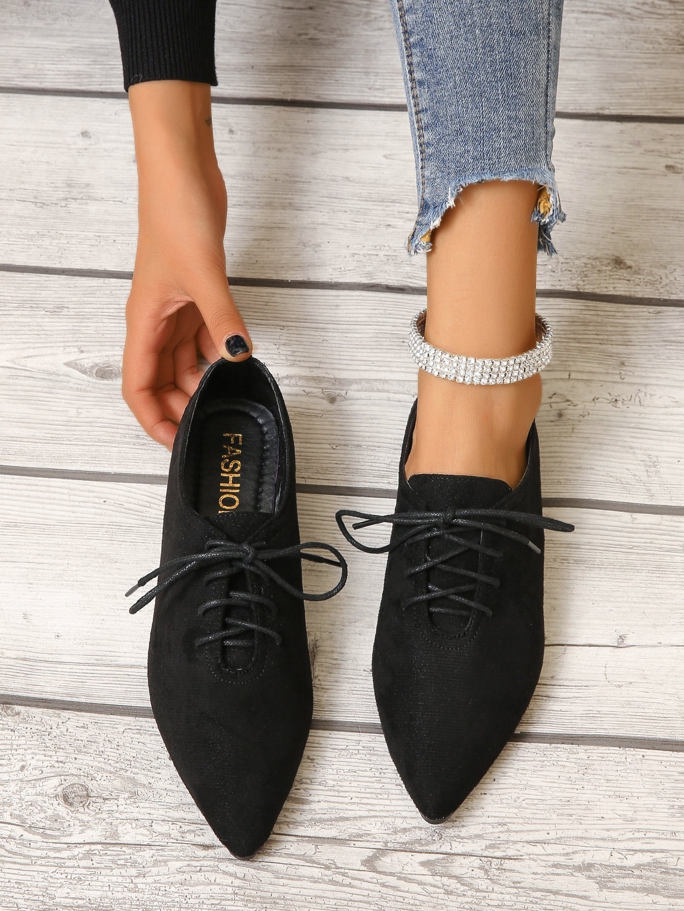 Minimalist Lace-up Front Faux Suede Oxford Shoes