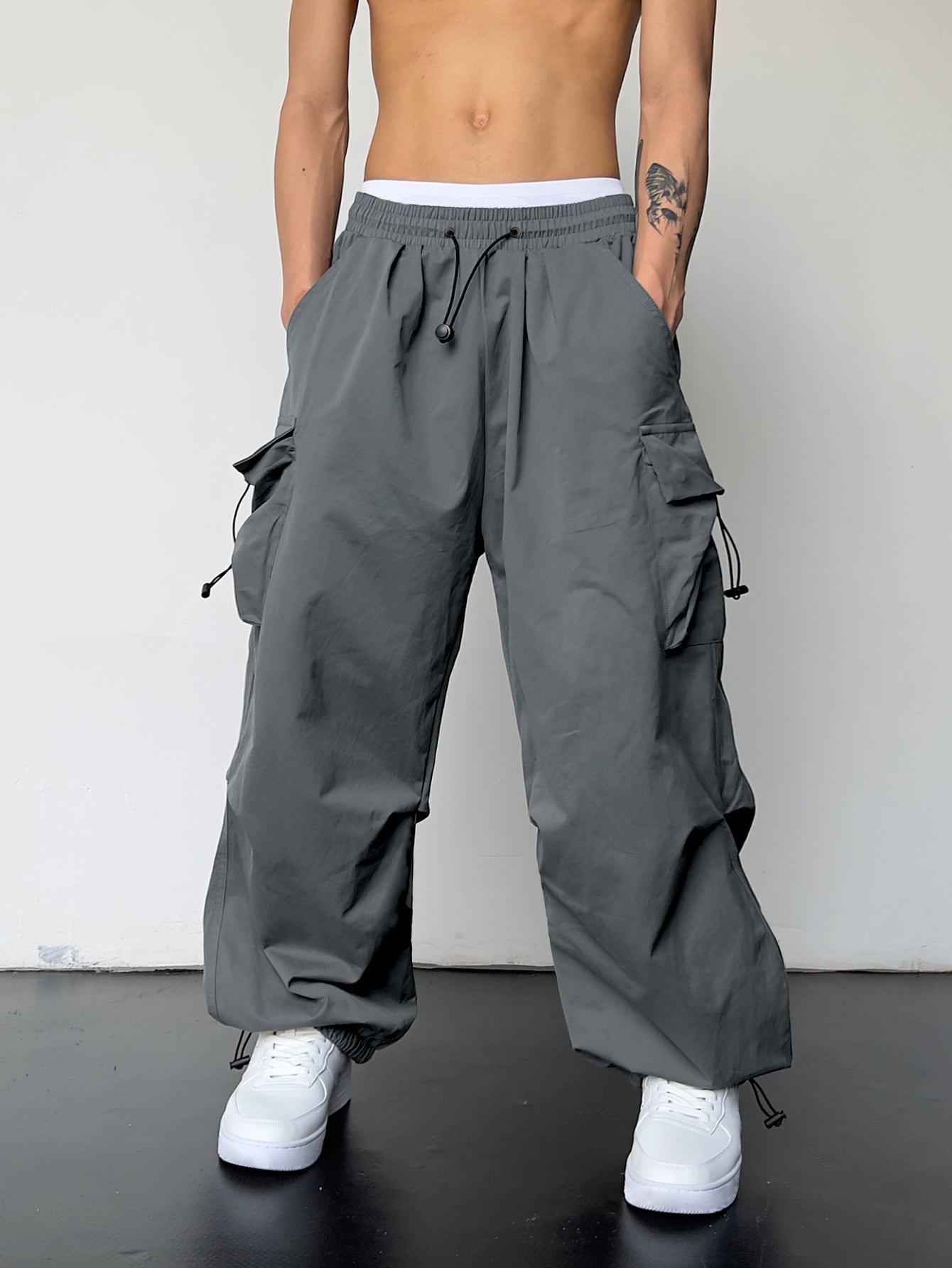 X Virginia & ZeFelipe Men Flap Pocket Side Drawstring Waist Oversize Cargo Pants