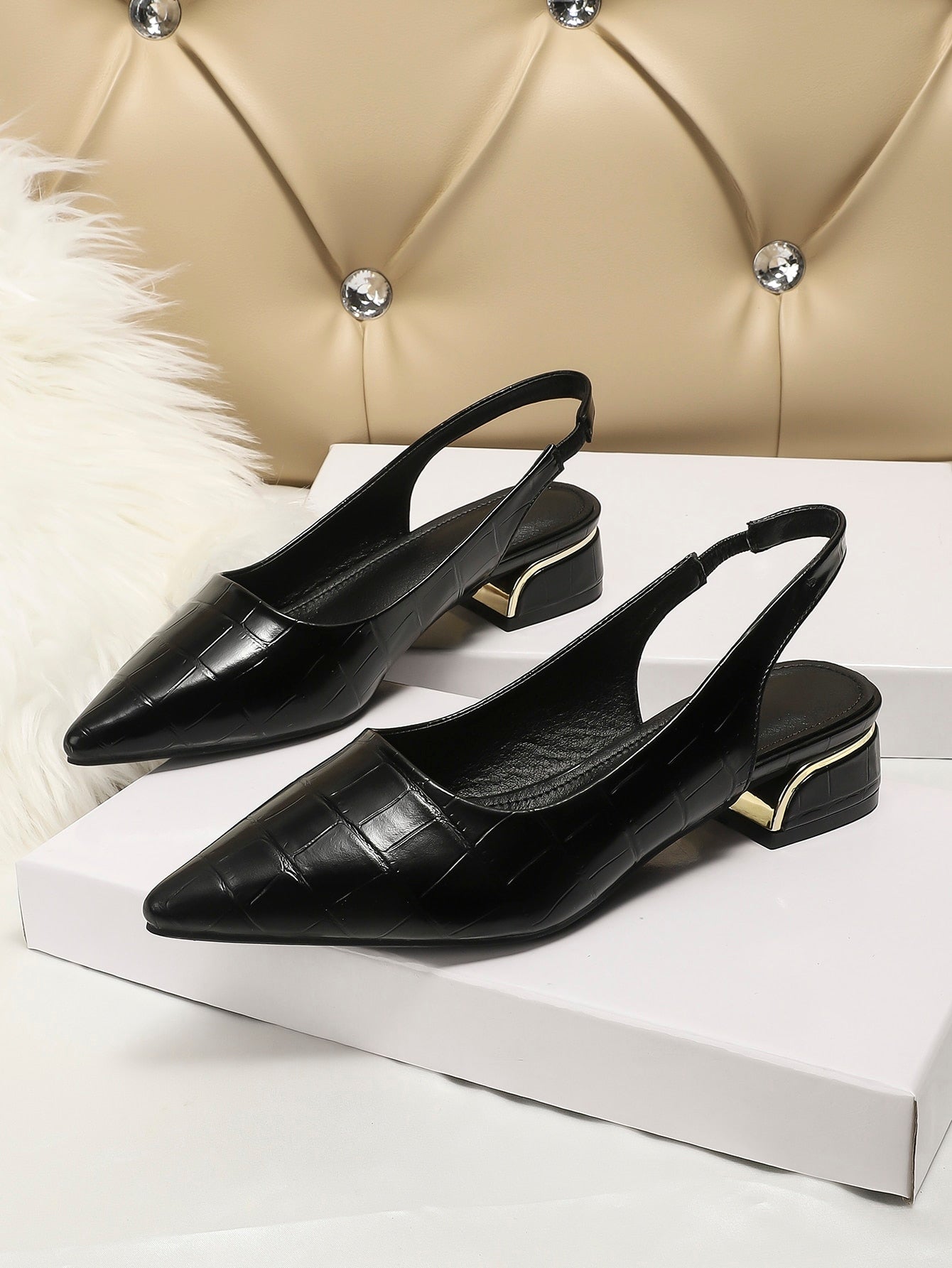 Women's Pointed Toe And Closed Back Flat Shoes With Chunky Heel