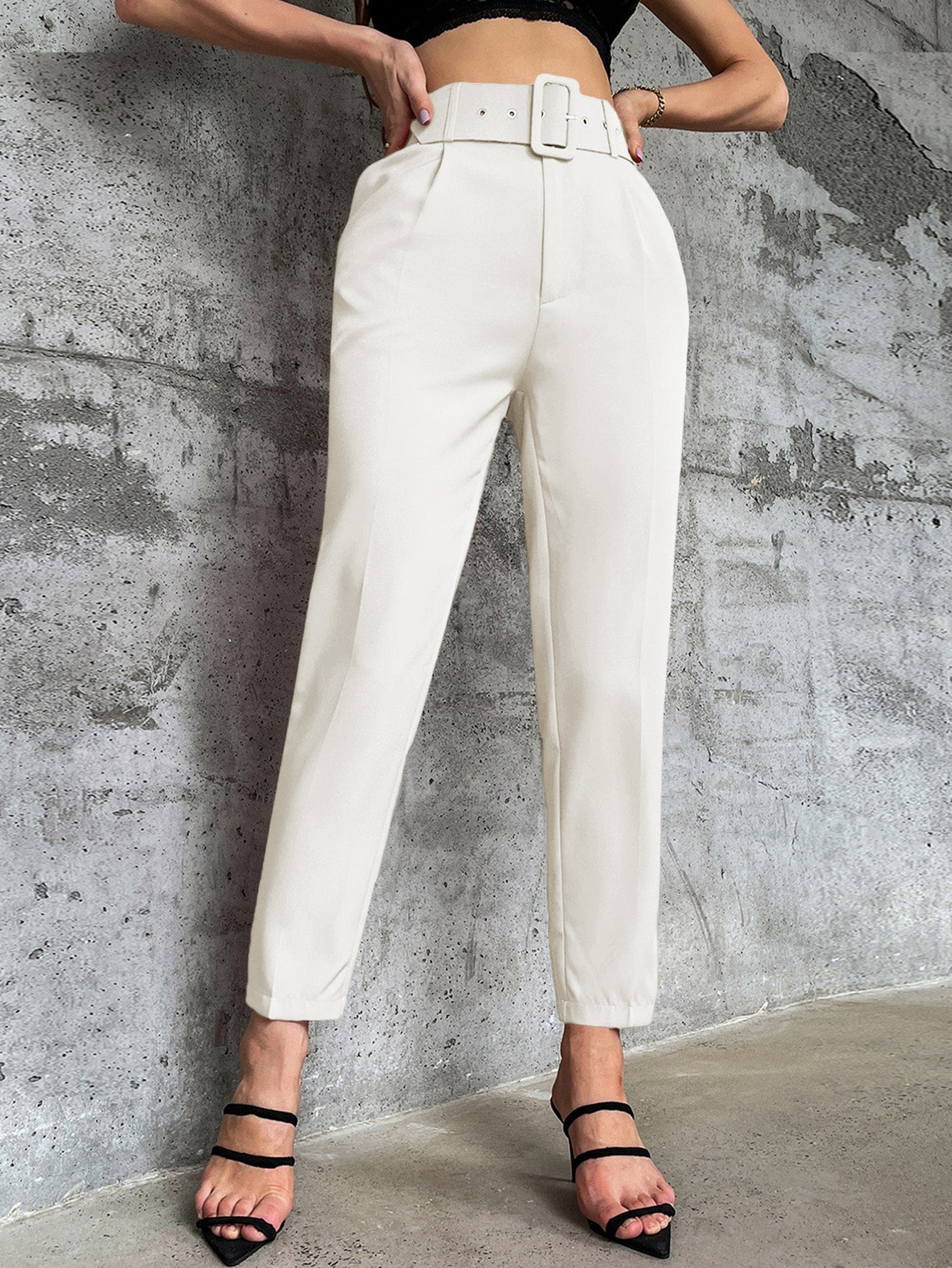 Modichic Solid Belted Tapered Pants