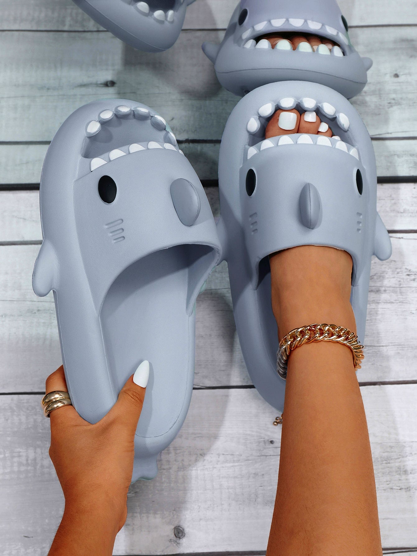 Fashionable And Fun Shark Shaped Slides Thick-Soled Plastic Slippers For Women