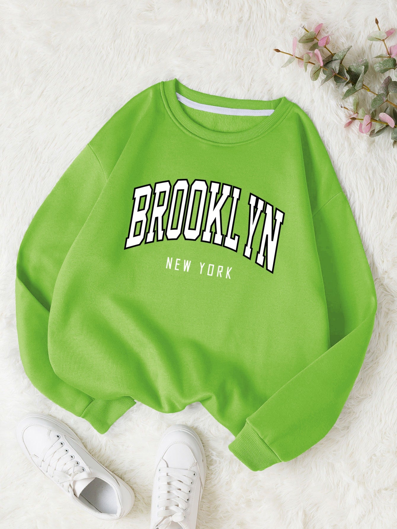 Qutie Letter Graphic Thermal Lined Sweatshirt