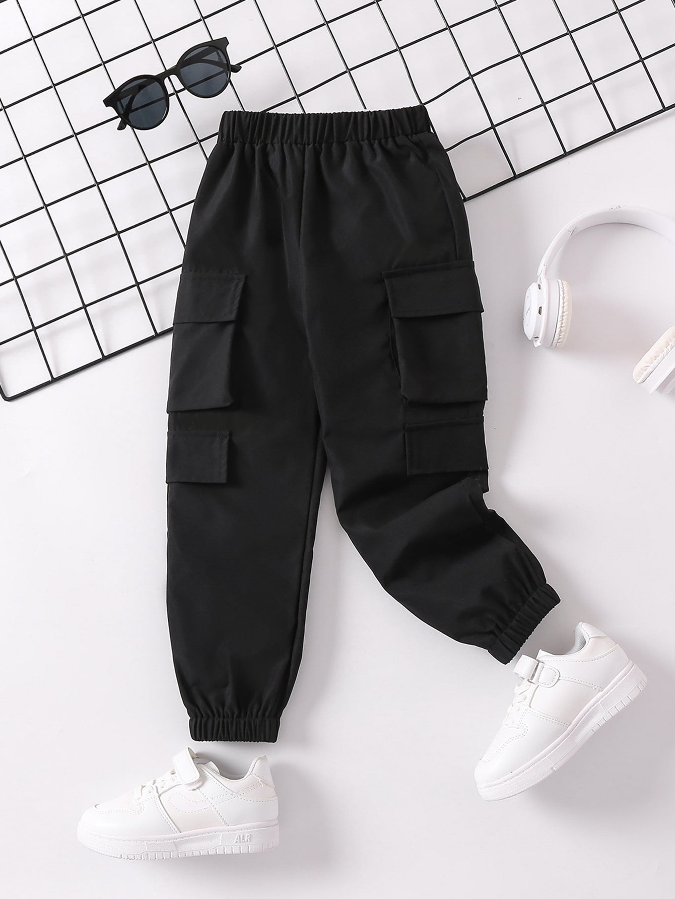 Young Boy Solid Black Simple Design Casual Long Pants With Elastic Cuffs, Suitable For Summer And Autumn