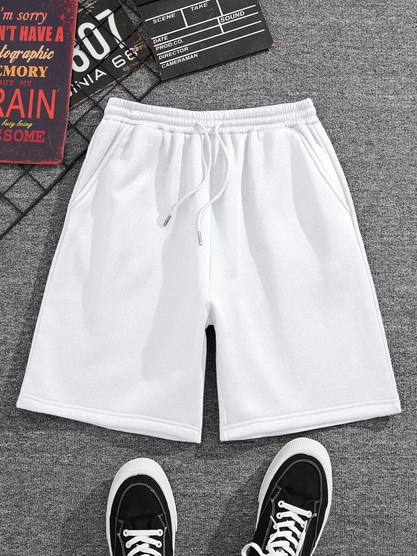 Men Drawstring Waist Slant Pocket Shorts