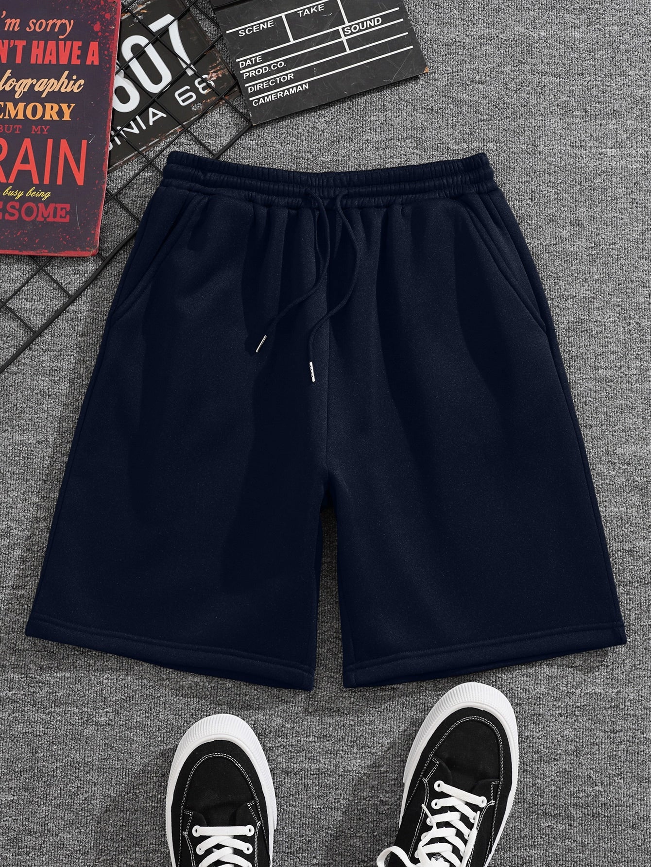 Men Drawstring Waist Slant Pocket Shorts