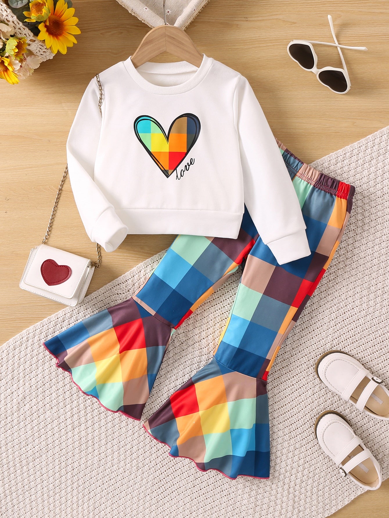 Young Girl Heart Print Pullover & Colorblock Flare Leg Pants