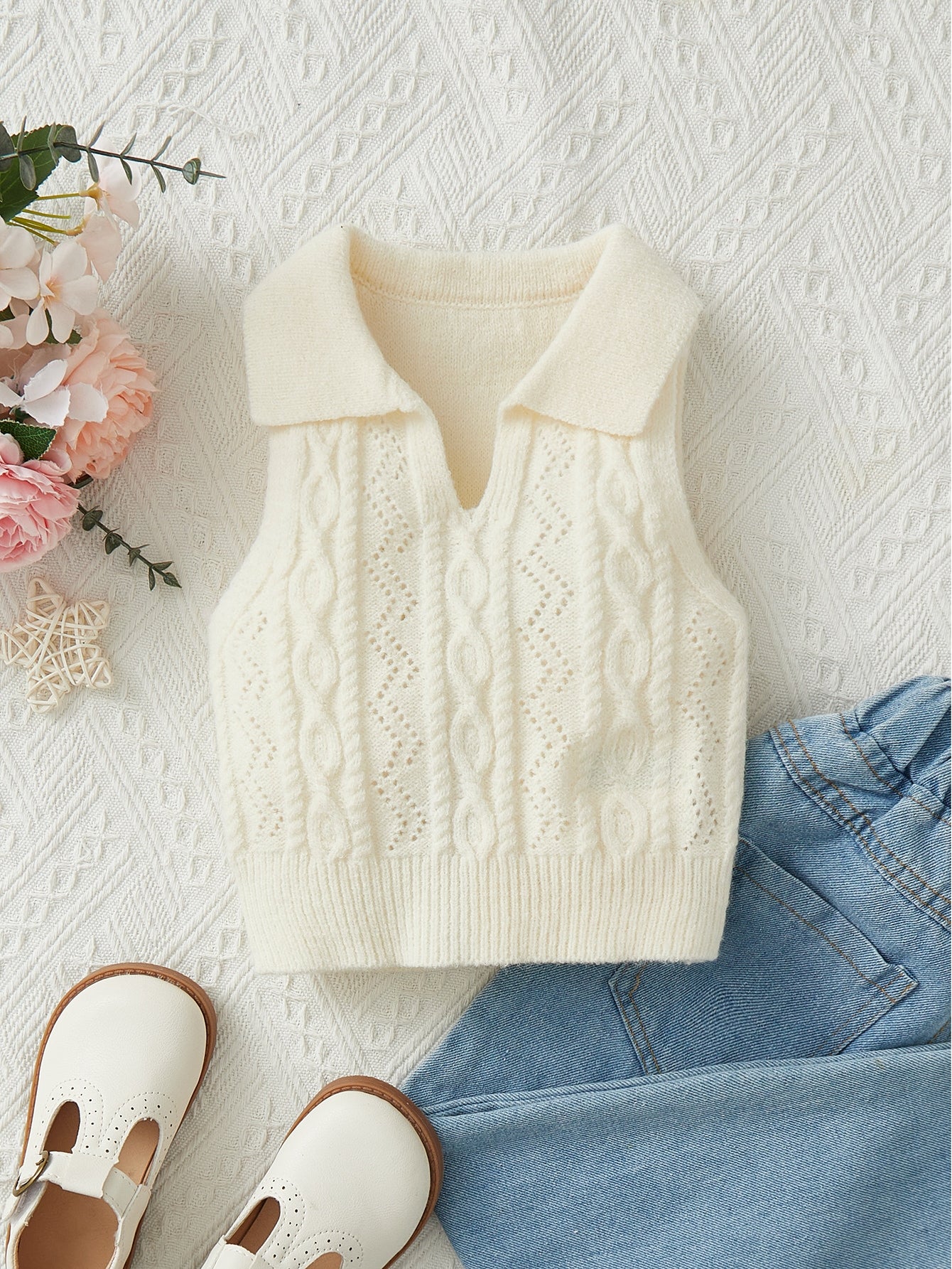 Young Girl Turn-Down Collar Sweater Vest